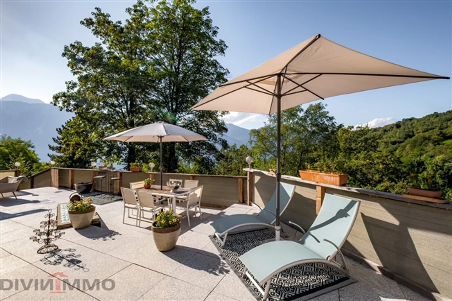 «Prächtiges, einzigartiges, atypisches Gebäude im Herzen der üppigen Natur.» - Foto 9 von 12