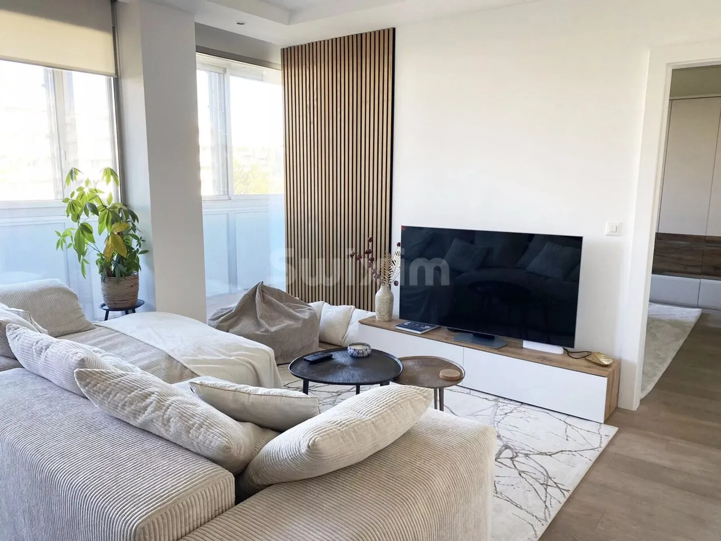 Schöne renovierte Wohnung mit freiem Blick - Foto 1 von 5