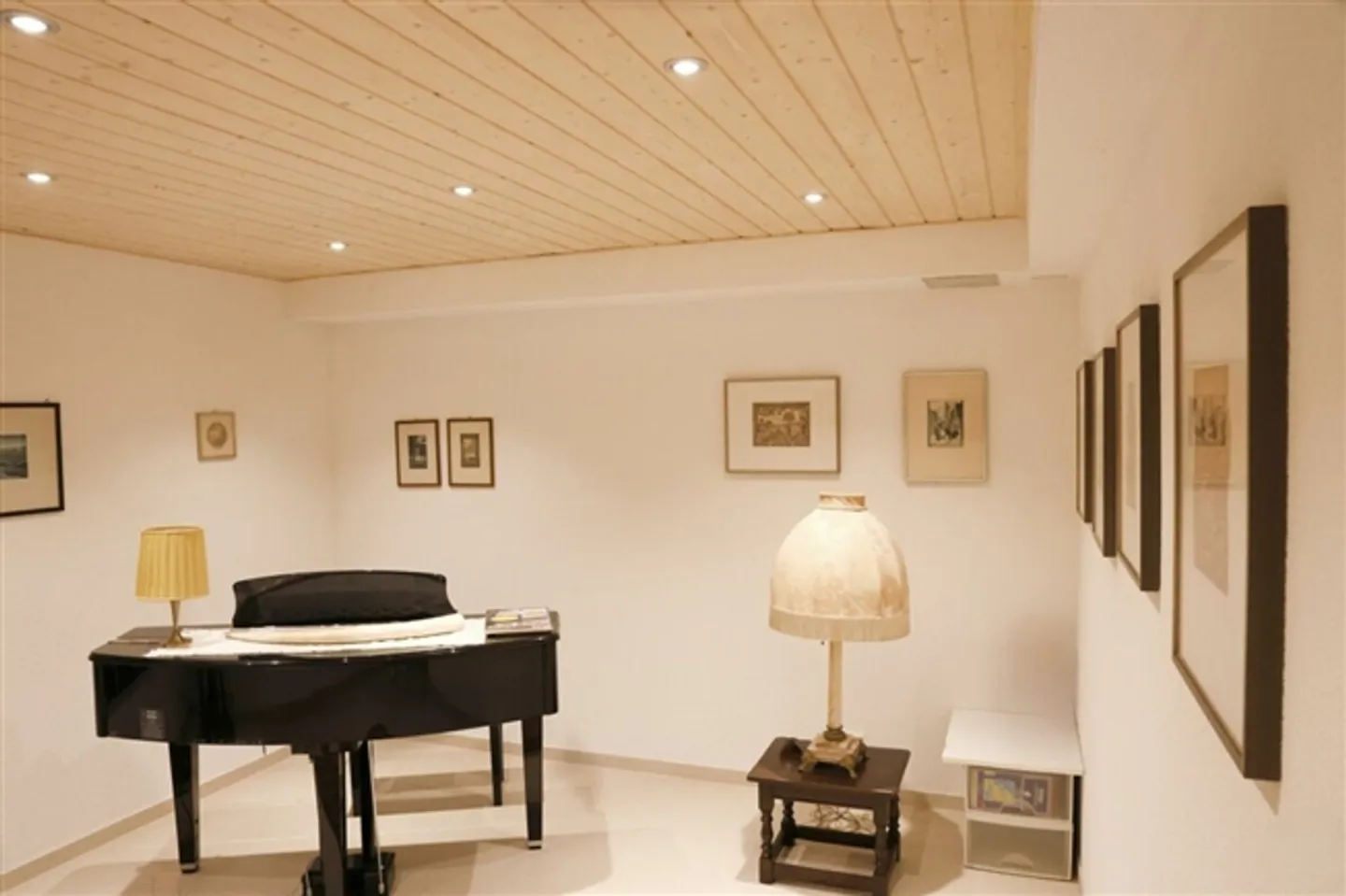 5.5-room single-family house with generous ancillary rooms and lake view - Photo 12 of 12