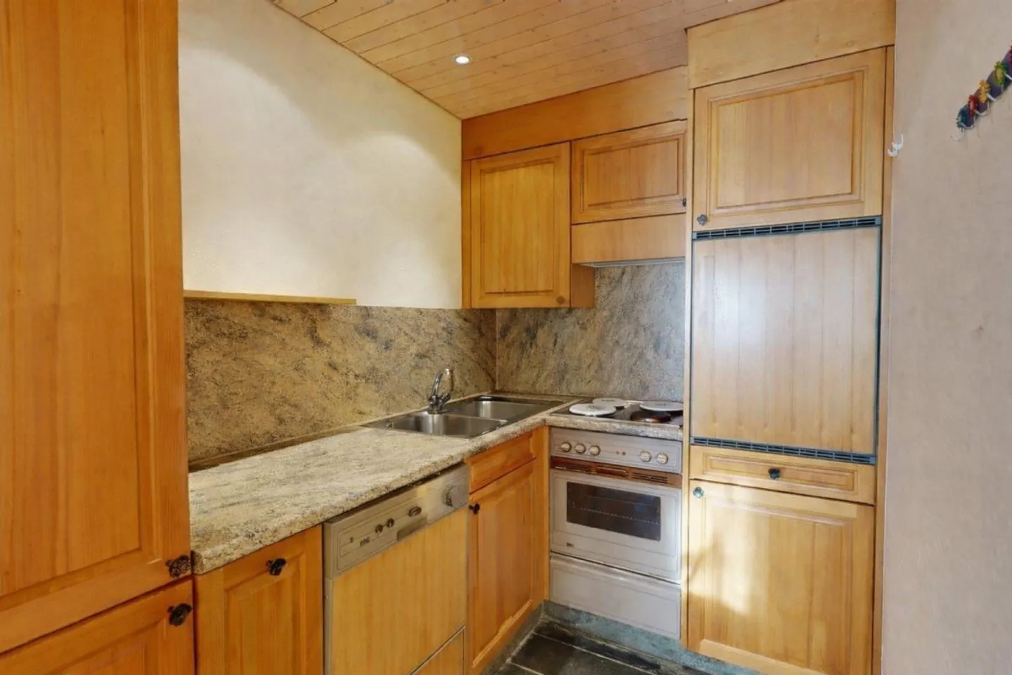 2-room apartment in snow-safe Bivio - Photo 3 of 11