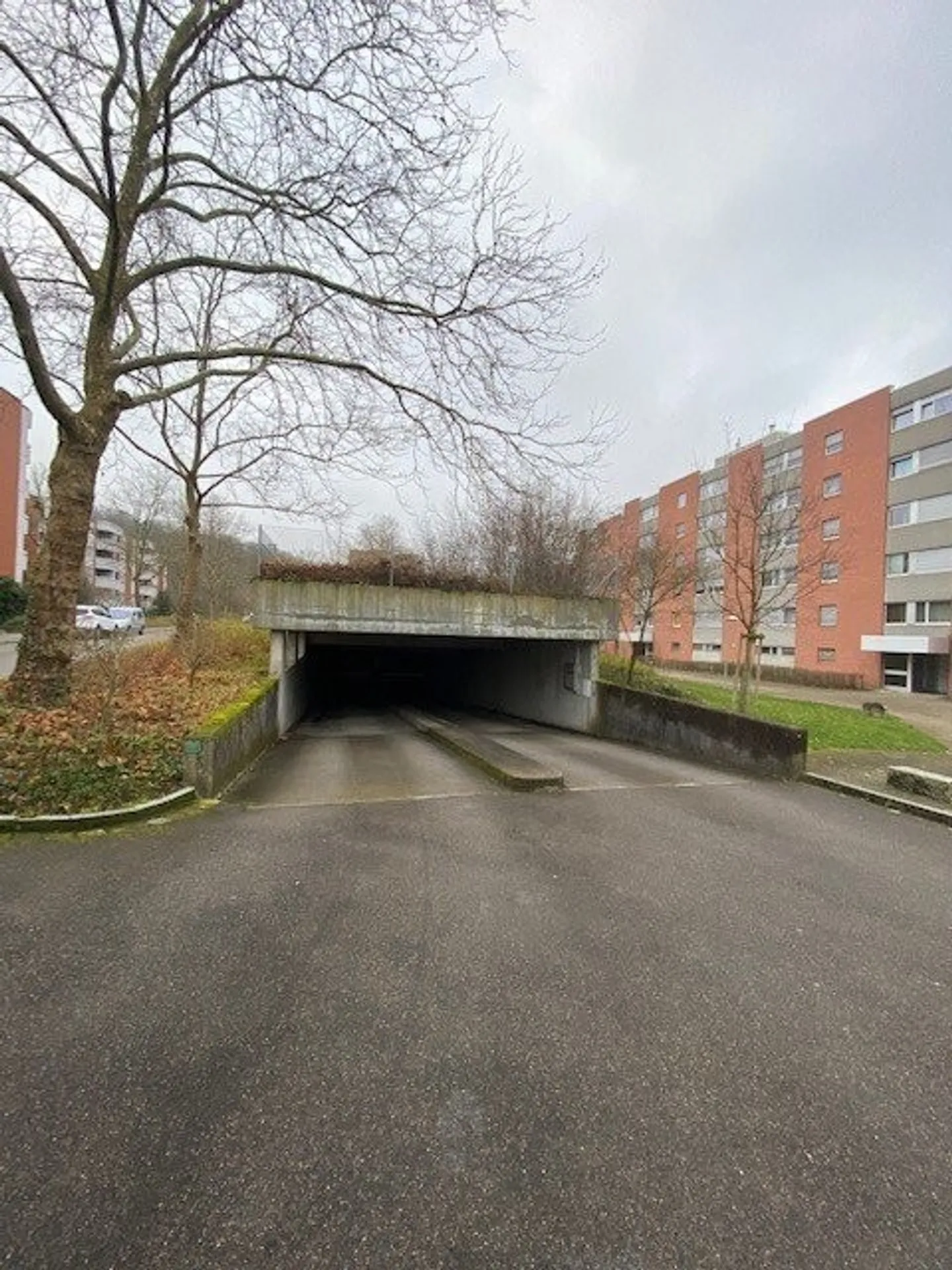 Place de Parking à Muttenz - Photo 1 sur 2