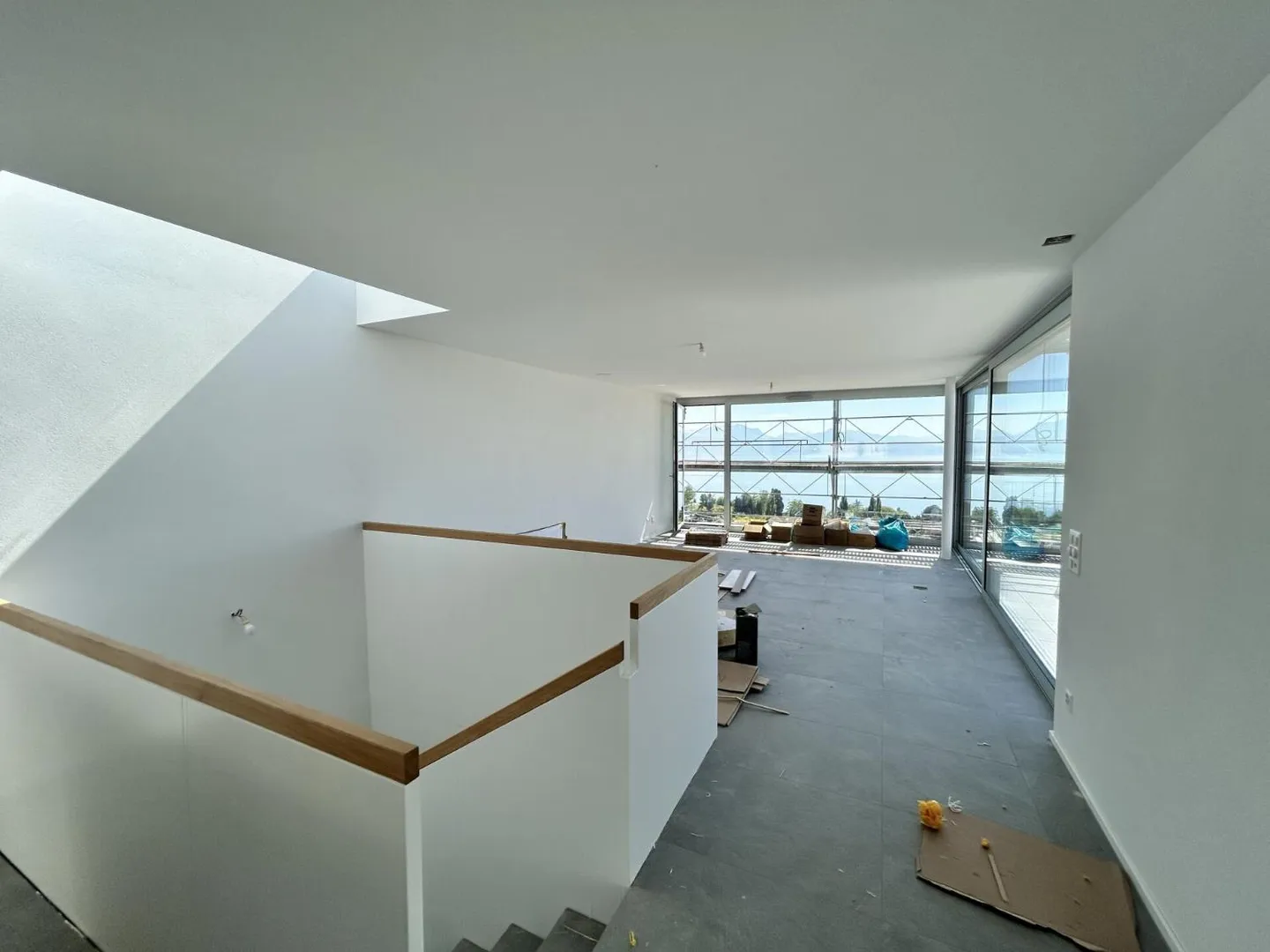 Magnificent new 4.5-room villa - Panoramic view of the lake and mountains - Photo 2 of 5