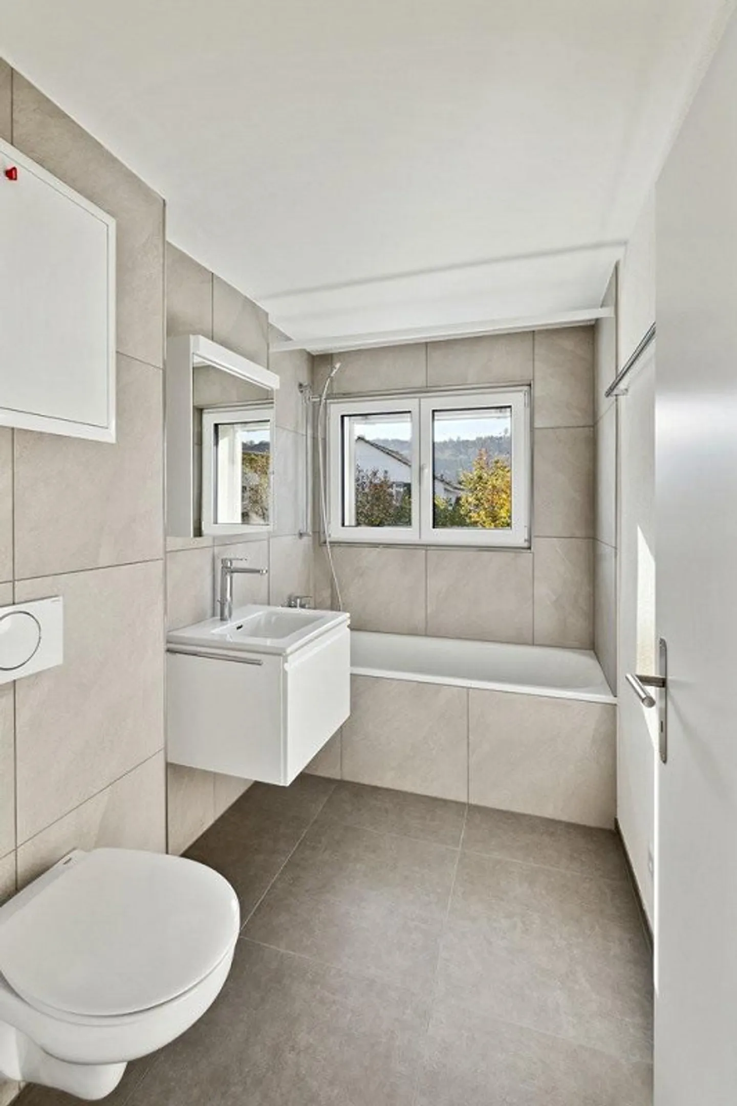 Bright 4.5 Room Apartment in a Quiet Environment - Photo 4 of 9