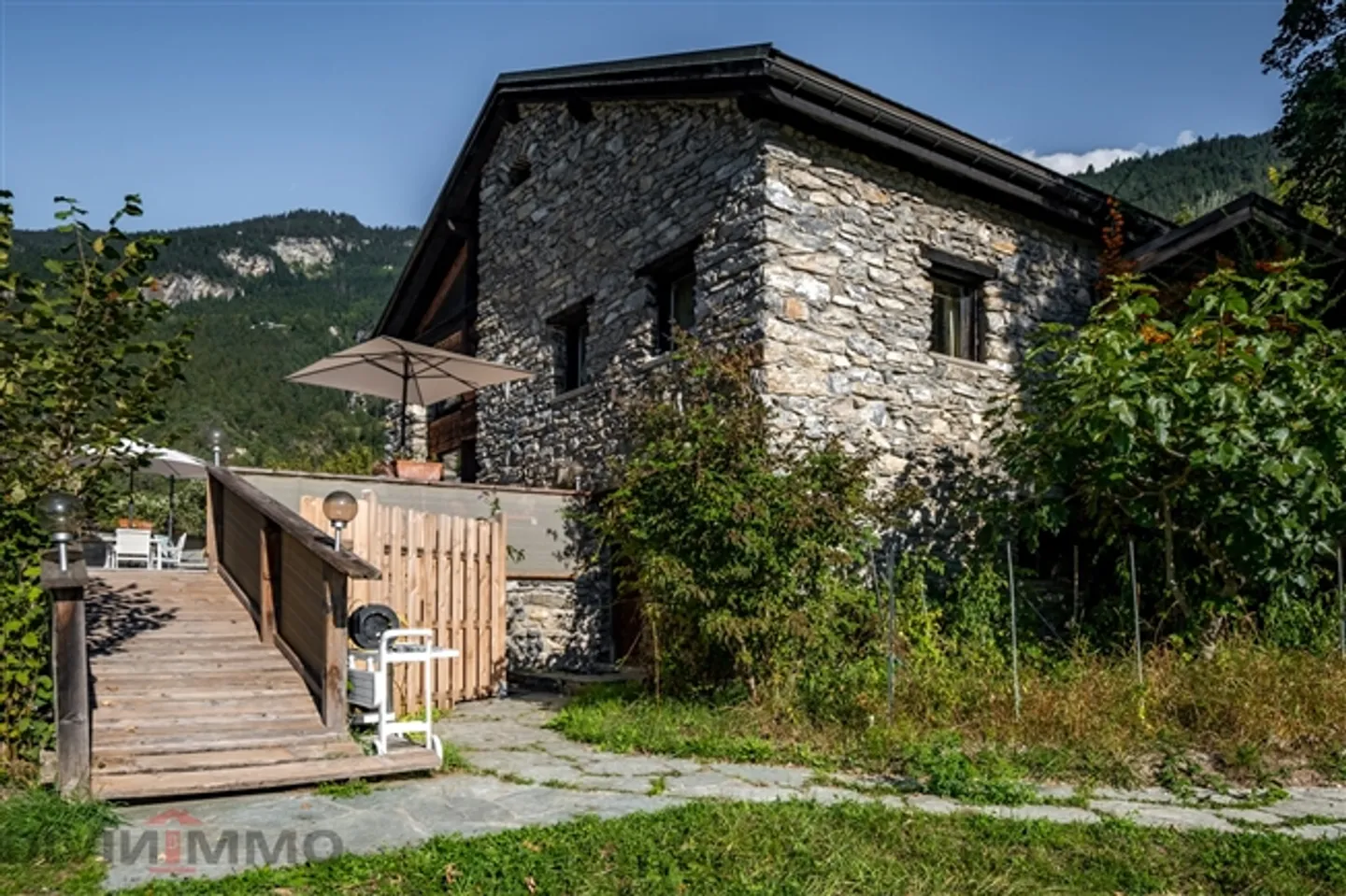 «Prächtiges, einzigartiges, atypisches Gebäude im Herzen der üppigen Natur.» - Foto 12 von 12