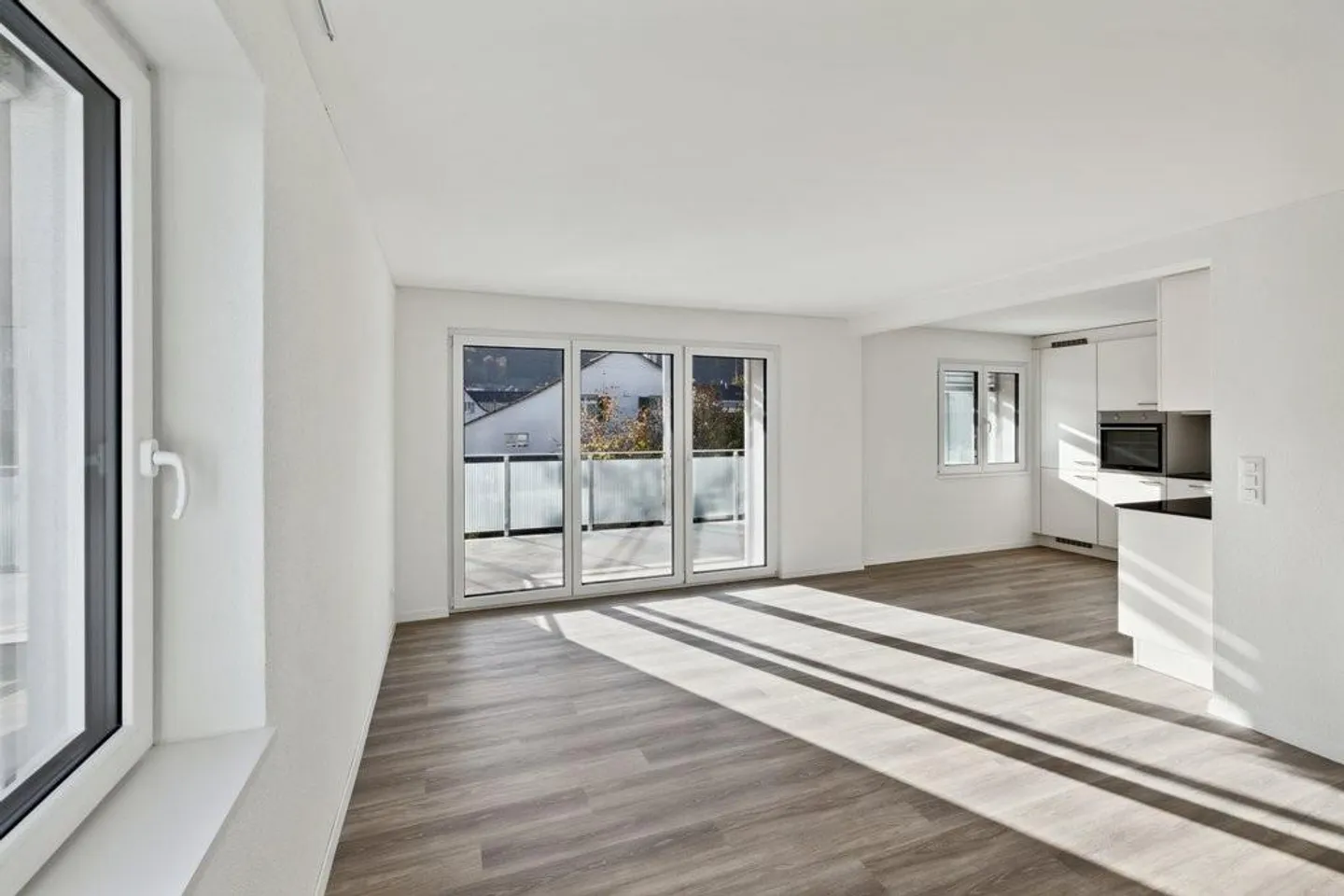 Bright 4.5 Room Apartment in a Quiet Environment - Photo 6 of 9