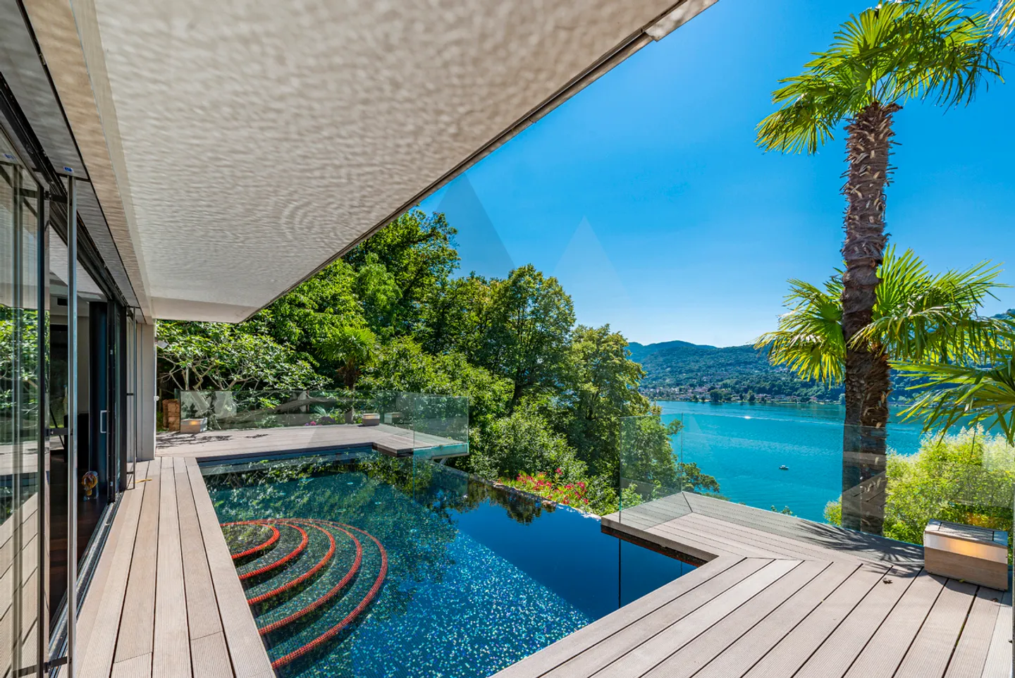 Villa de Luxe avec Vue sur le Lac - Photo 3 sur 15