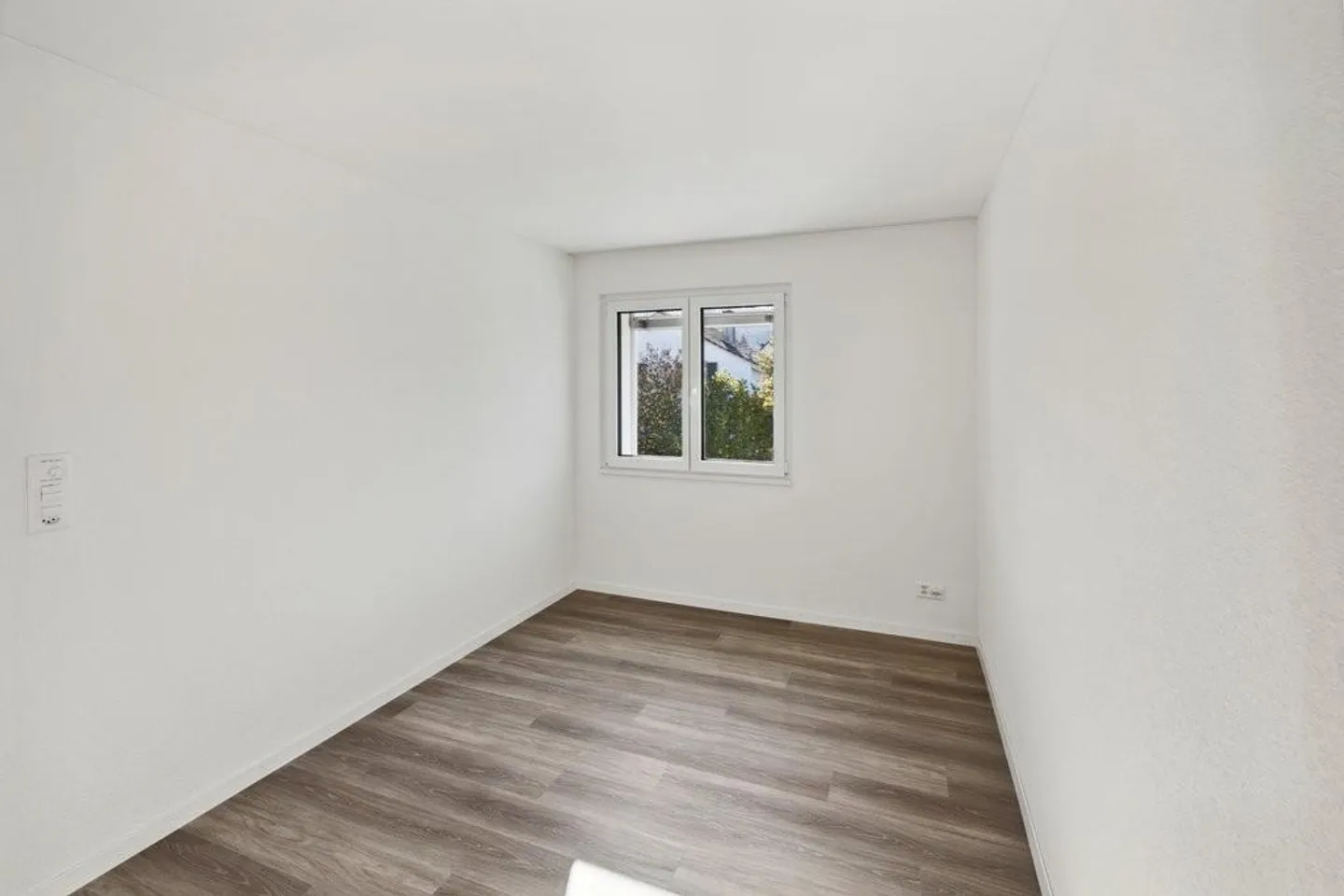 Bright 4.5 Room Apartment in a Quiet Environment - Photo 8 of 9