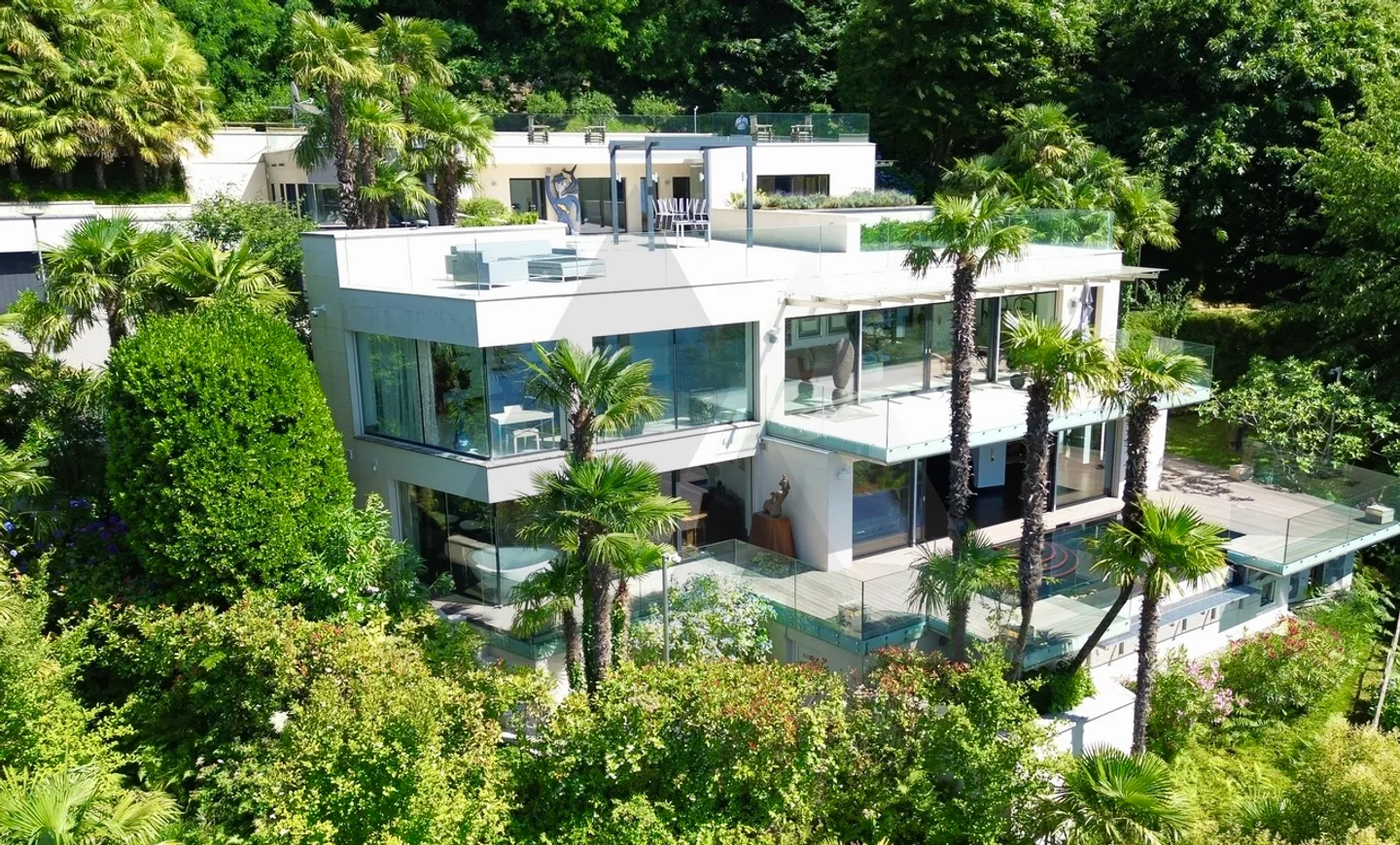 Villa de Luxe avec Vue sur le Lac - Photo 2 sur 15