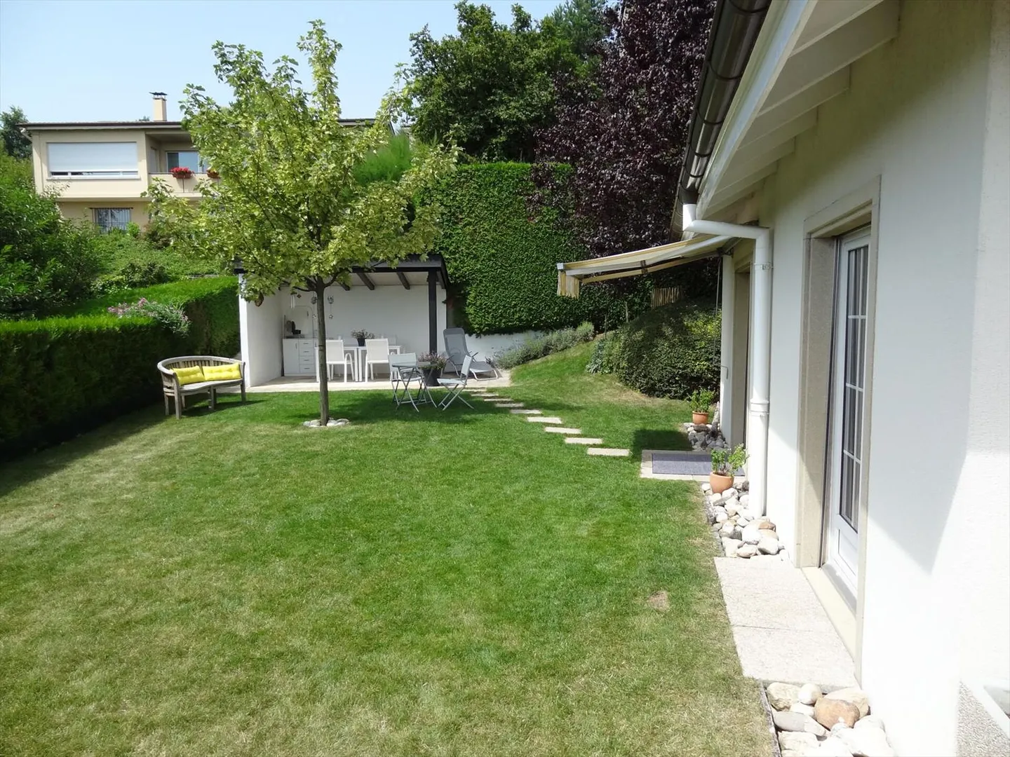 Élégante maison individuelle avec vue sur le lac et les Alpes à Auvernier - Photo 12 sur 13