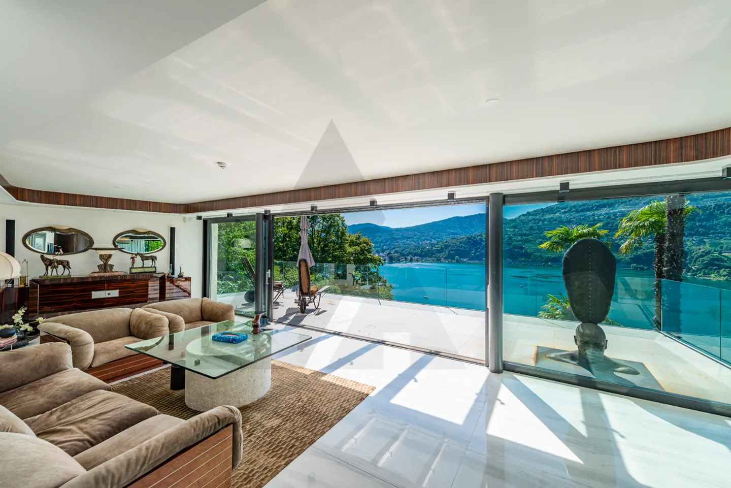 Villa de Luxe avec Vue sur le Lac - Photo 10 sur 15