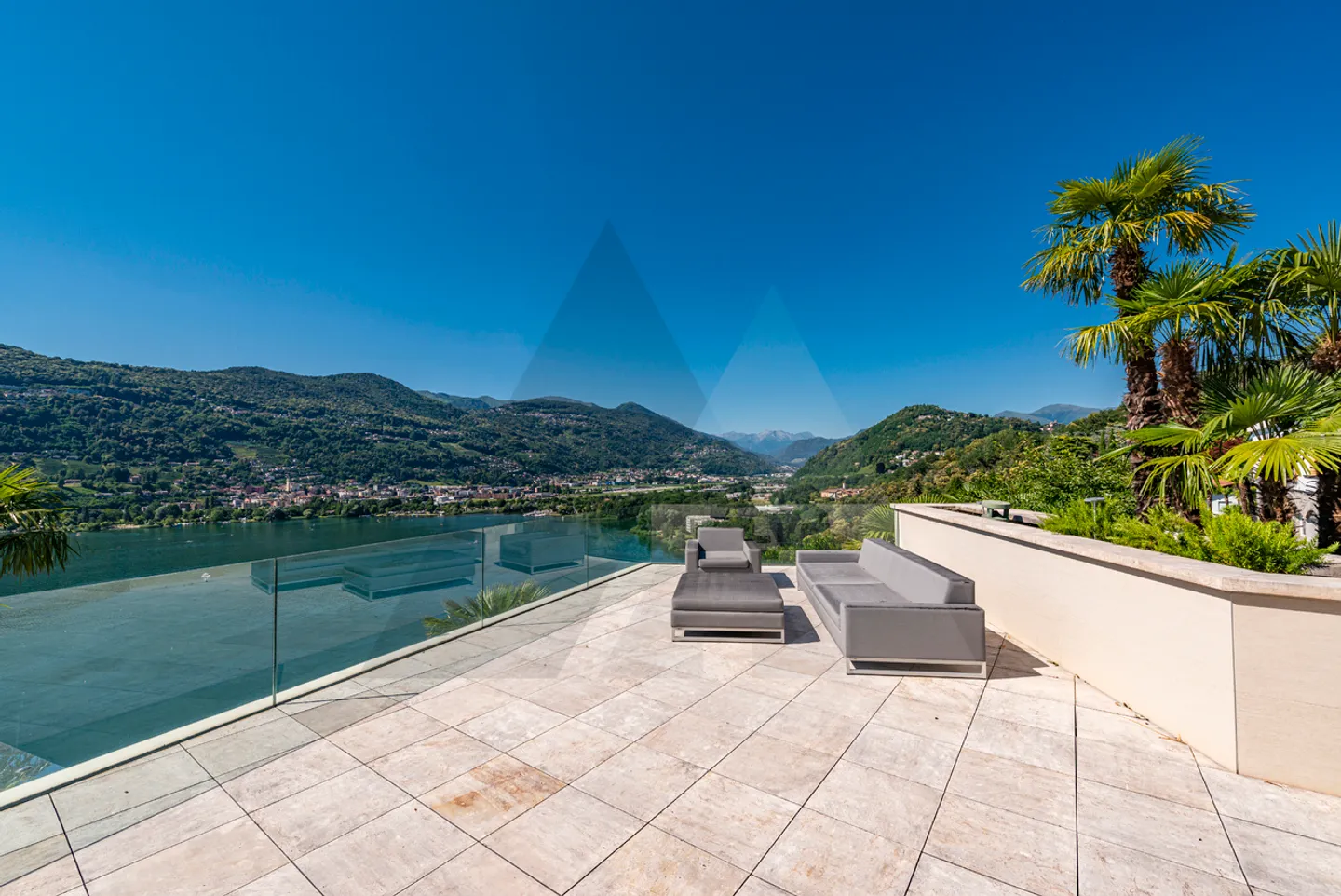 Villa de Luxe avec Vue sur le Lac - Photo 14 sur 15