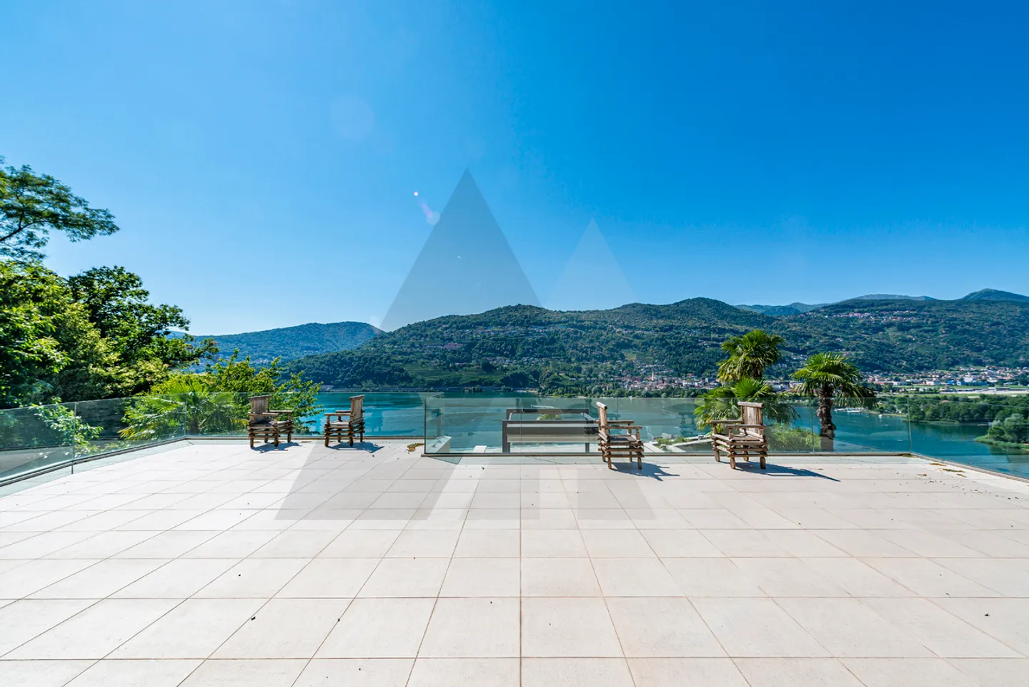 Villa de Luxe avec Vue sur le Lac - Photo 15 sur 15