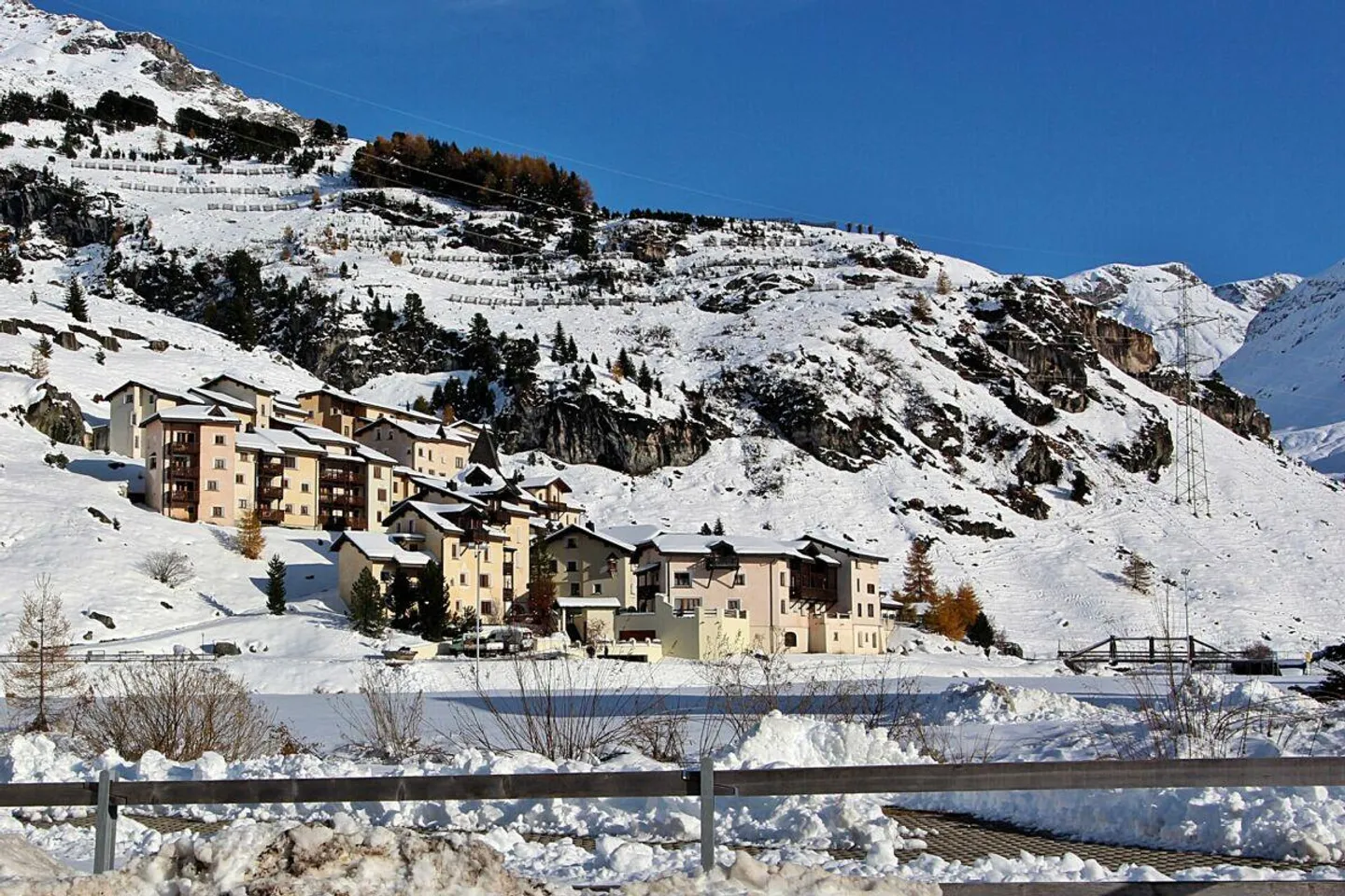 2-room apartment in snow-safe Bivio - Photo 8 of 11