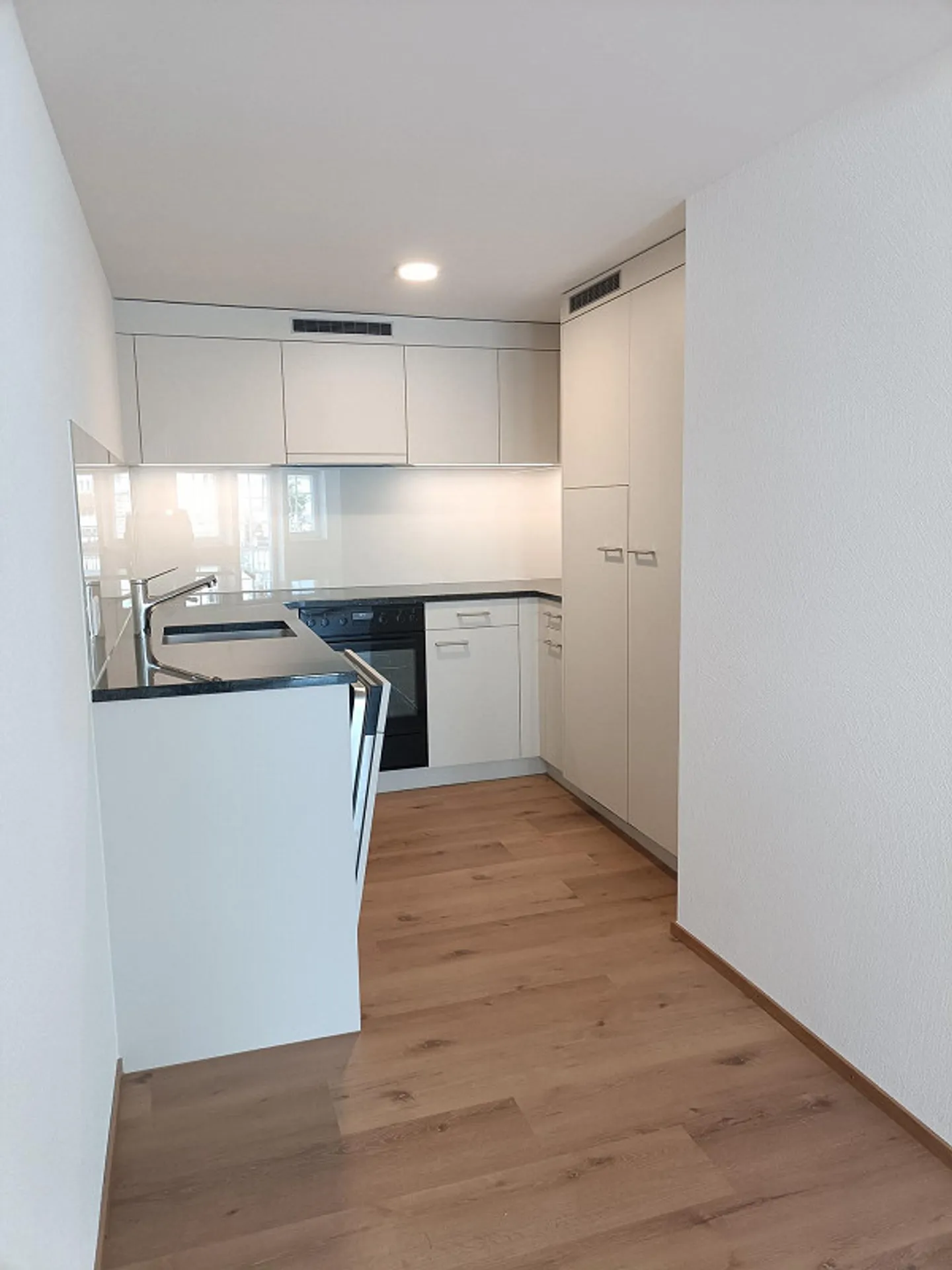 2.5-room apartment for rent (first occupancy) in a historic building - Photo 2 of 10