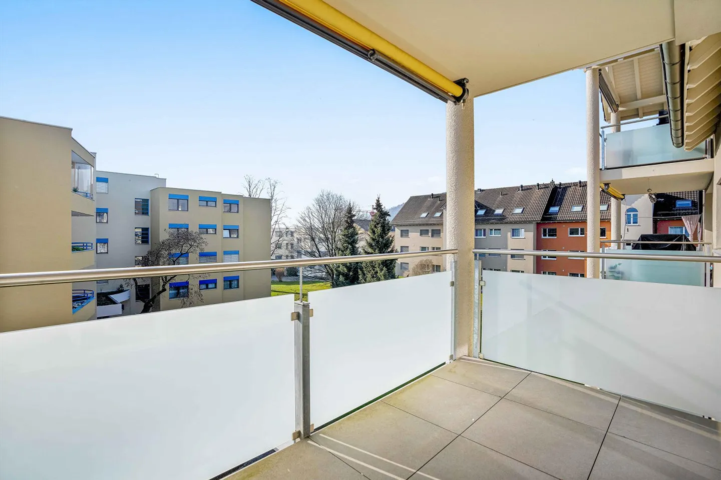 Apartment in a quiet and sunny location - Photo 7 of 8