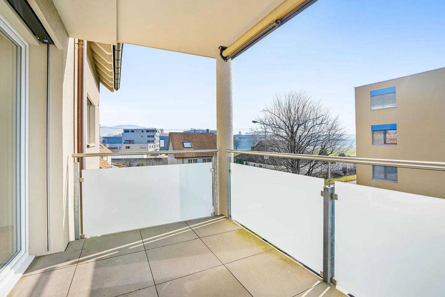 Apartment in a quiet and sunny location - Photo 6 of 8