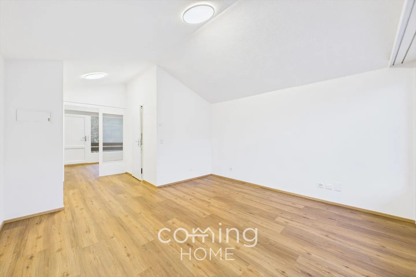 Renovated 2.5-room apartment in Ried-Brig with panoramic views of the Alps - Photo 3 of 12