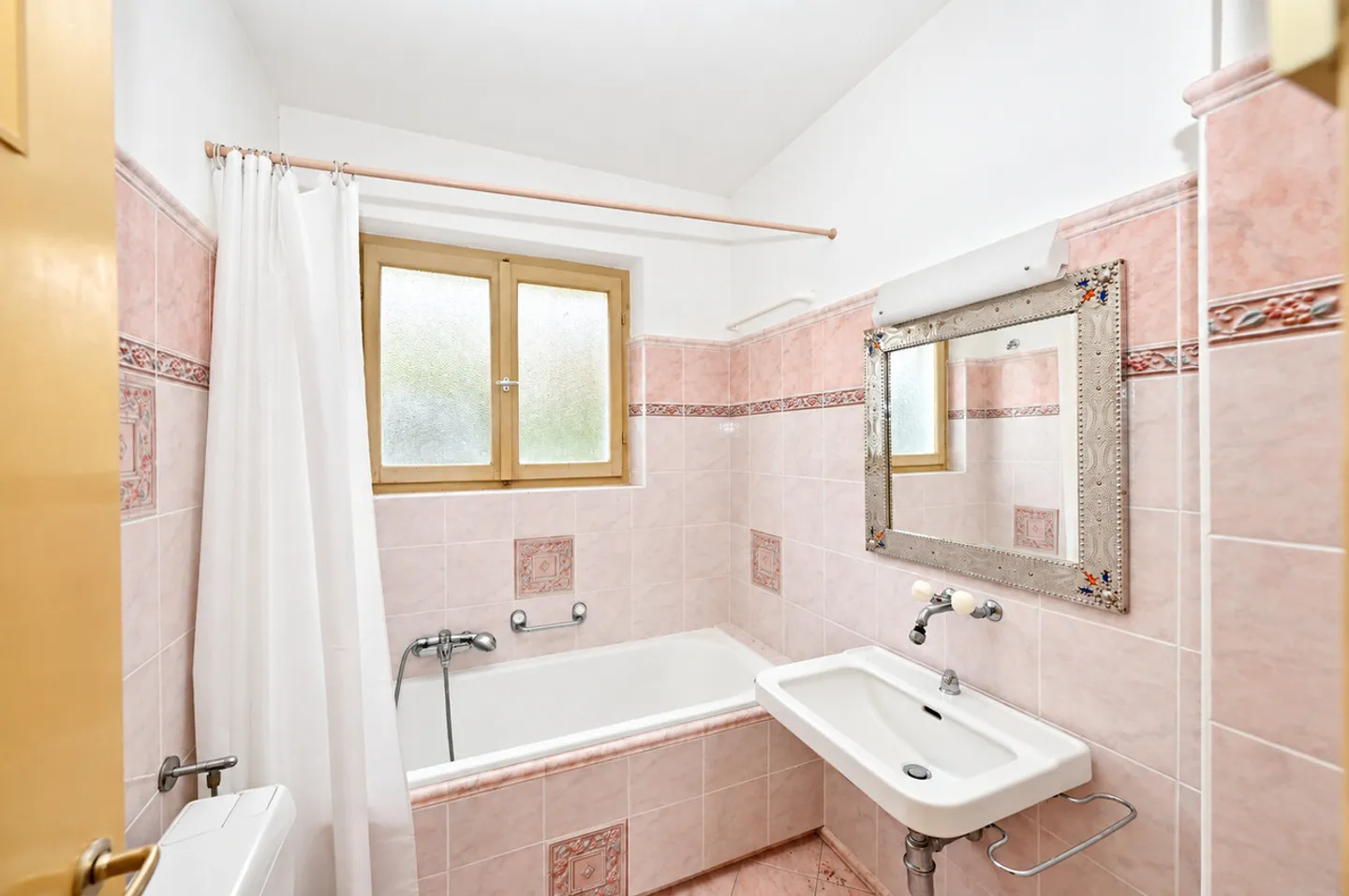 Proprietà Incantevole con Potenziale di Sviluppo - Foto 9 di 10