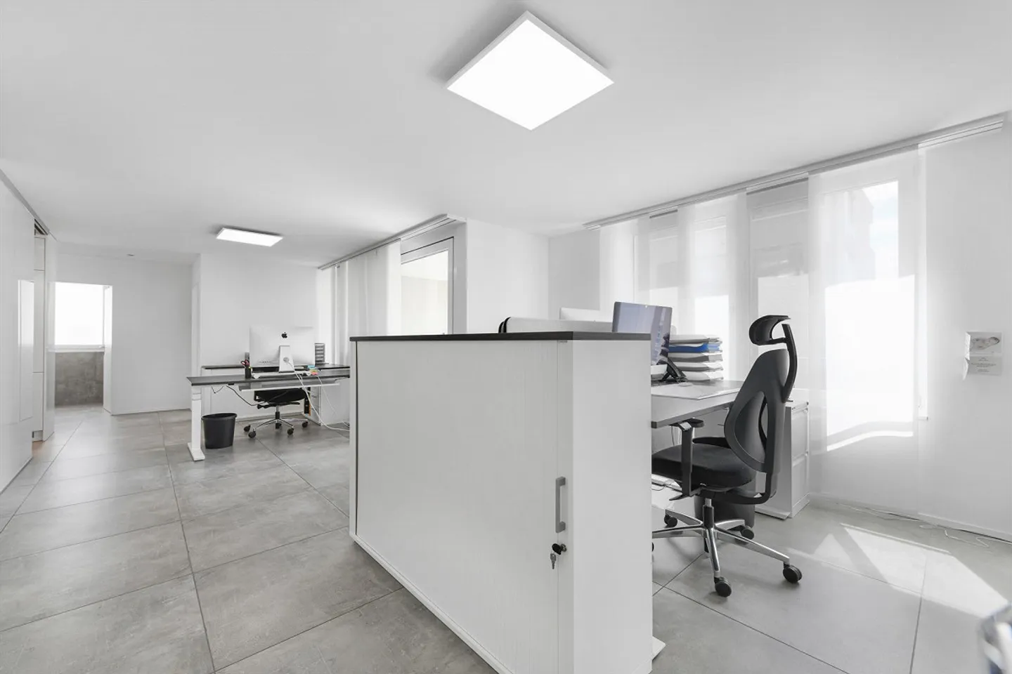 Appartement moderne et lumineux de 3,5 pièces avec une grande terrasse de 92m2 - Photo 6 sur 13
