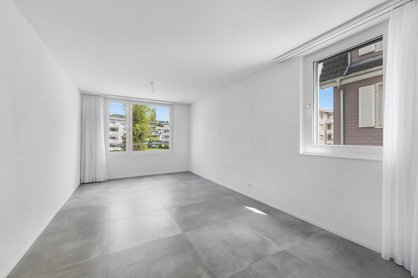 Appartement moderne et lumineux de 3,5 pièces avec une grande terrasse de 92m2 - Photo 8 sur 13
