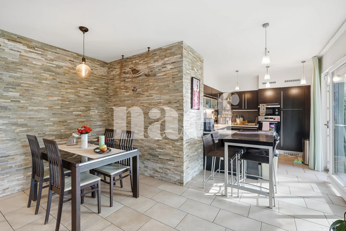 Duplex spacieux avec jardin privé - Photo 4 sur 13