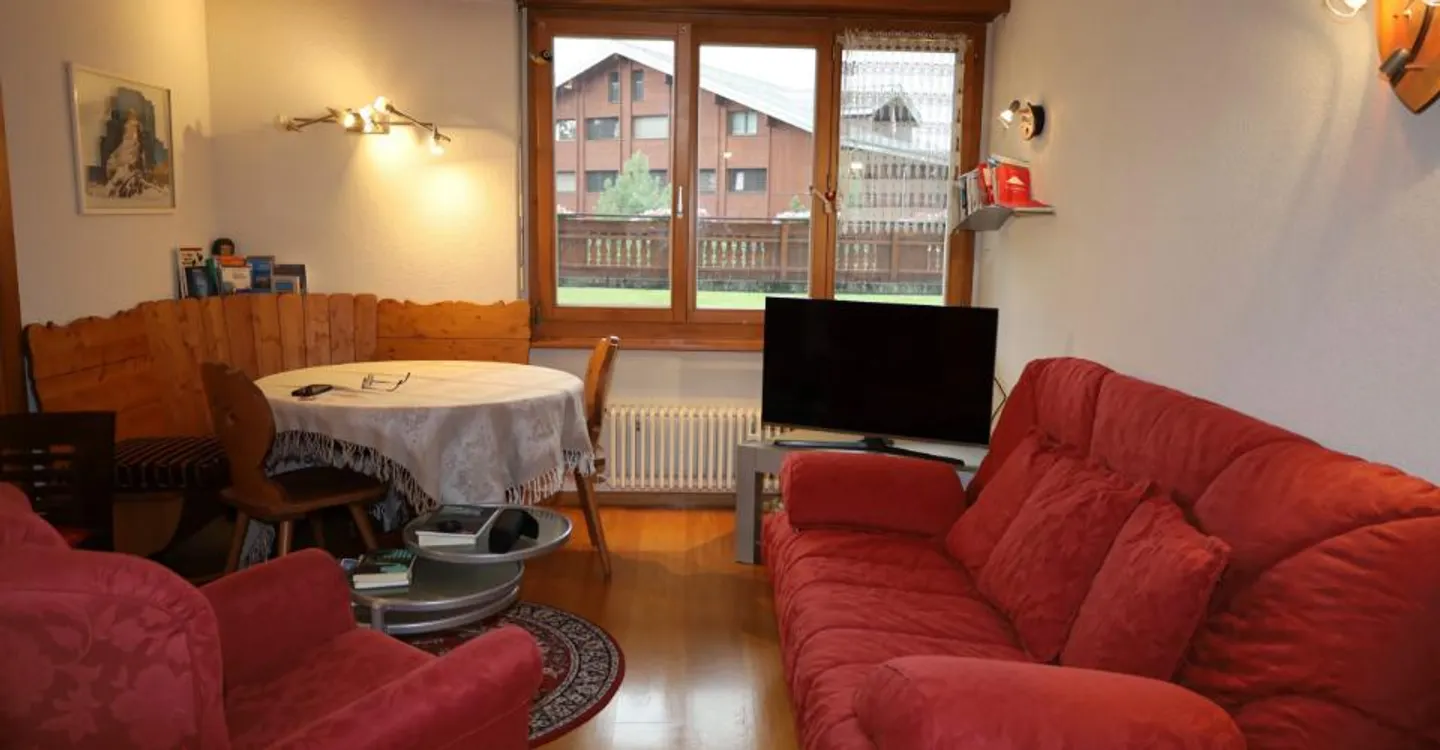 Appartement Charmant avec Terrasse - Photo 2 sur 13