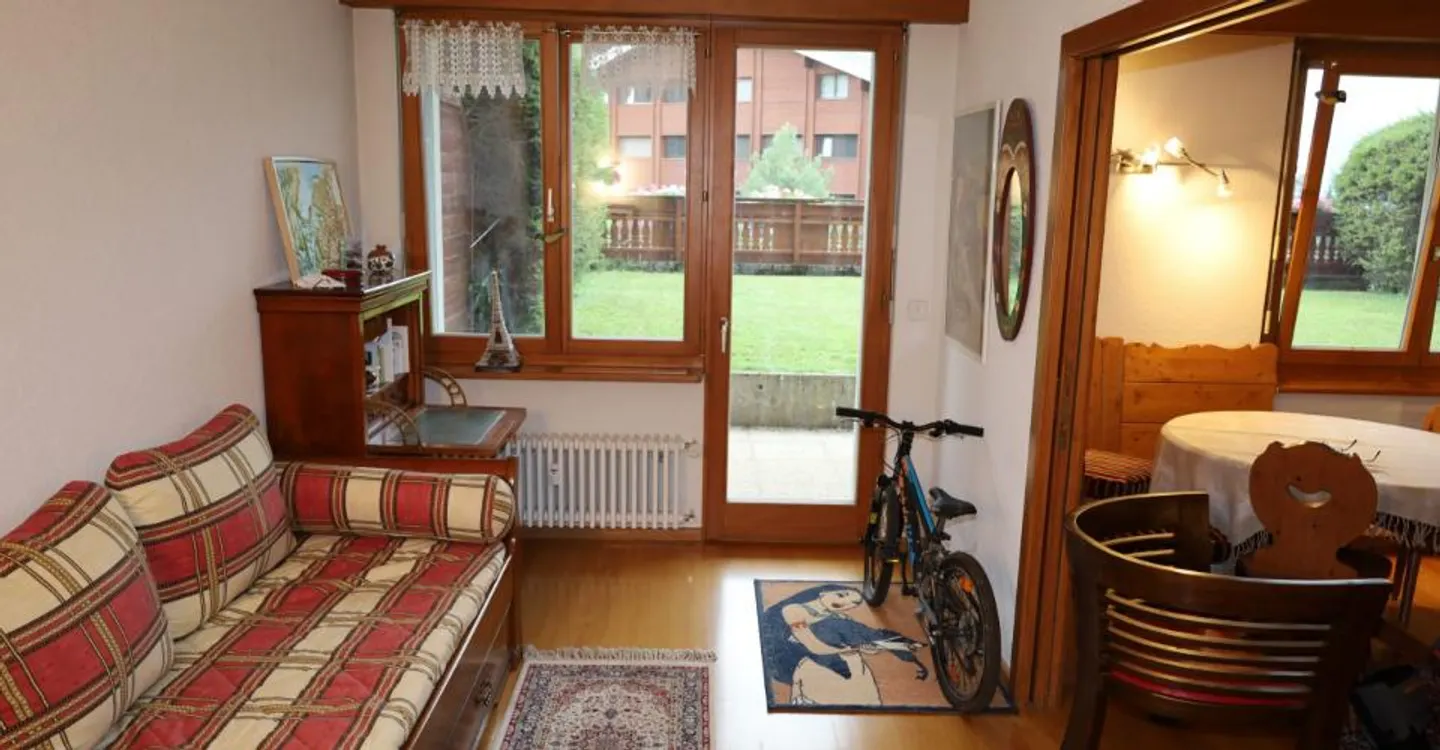 Appartement Charmant avec Terrasse - Photo 4 sur 13