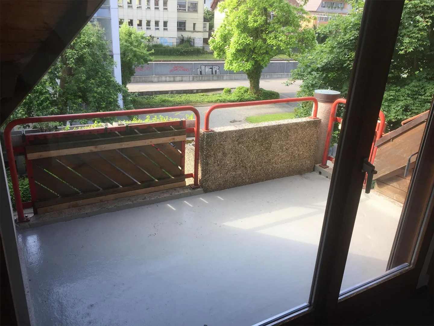 Ottimo appartamento duplex con balcone, nel cuore di Lengnau - Foto 8 di 8