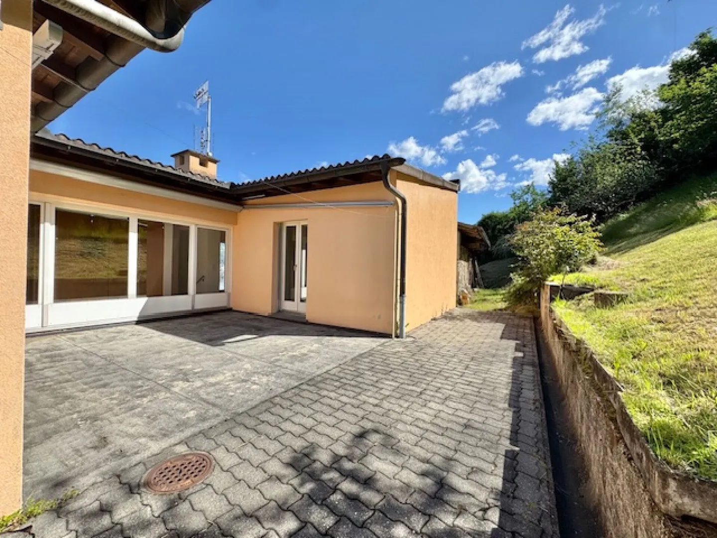 IN VENDITA A VIRA GAMBAROGNO - CASA UNIFAMILIARE CON VISTA LIBERA SUL LAGO MAGGIORE - Foto 9 di 34