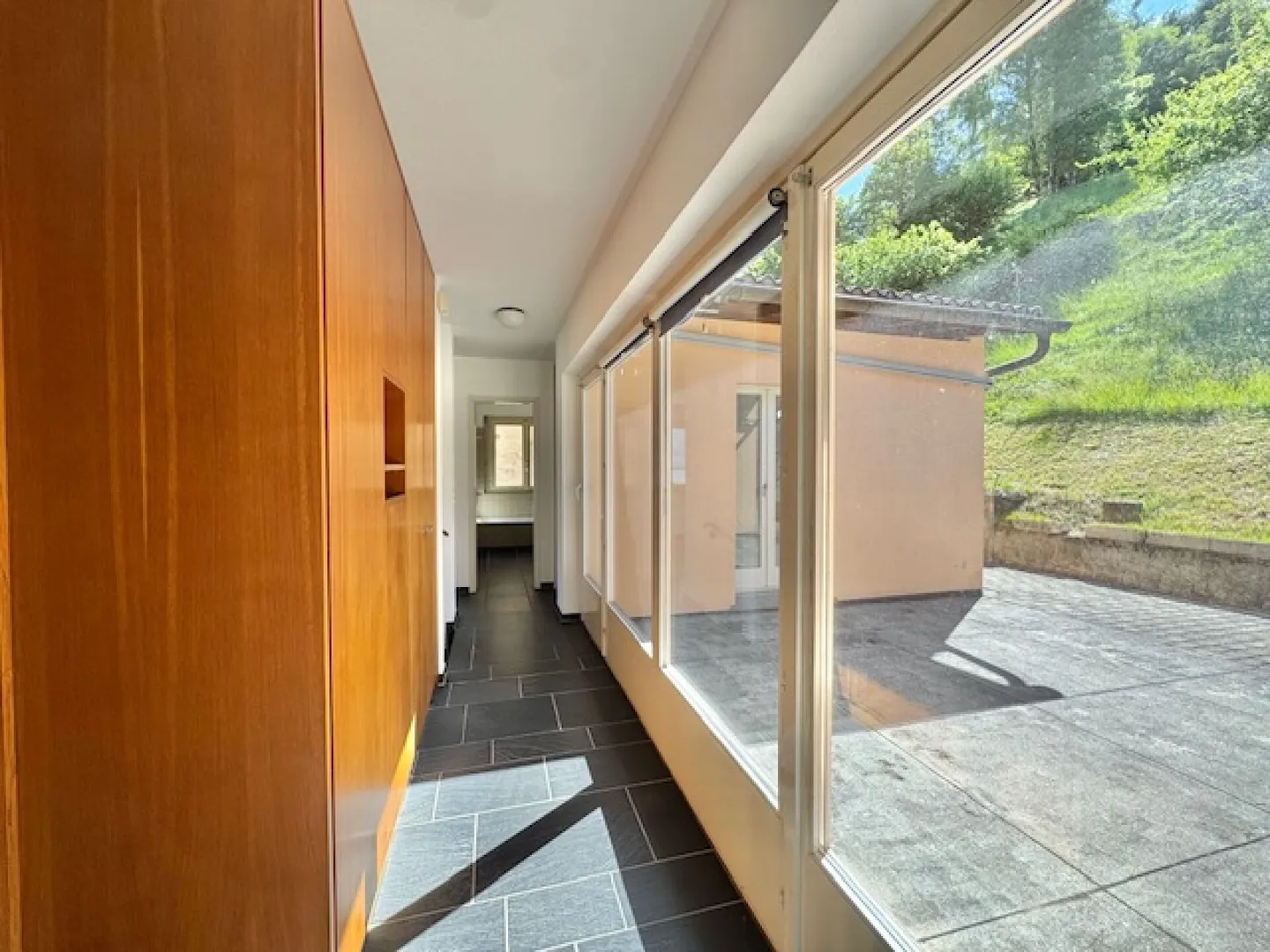 IN VENDITA A VIRA GAMBAROGNO - CASA UNIFAMILIARE CON VISTA LIBERA SUL LAGO MAGGIORE - Foto 10 di 34