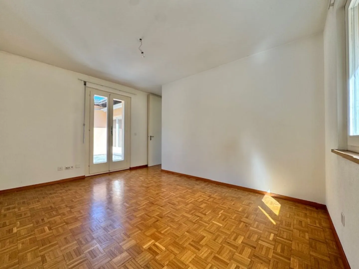 IN VENDITA A VIRA GAMBAROGNO - CASA UNIFAMILIARE CON VISTA LIBERA SUL LAGO MAGGIORE - Foto 12 di 34