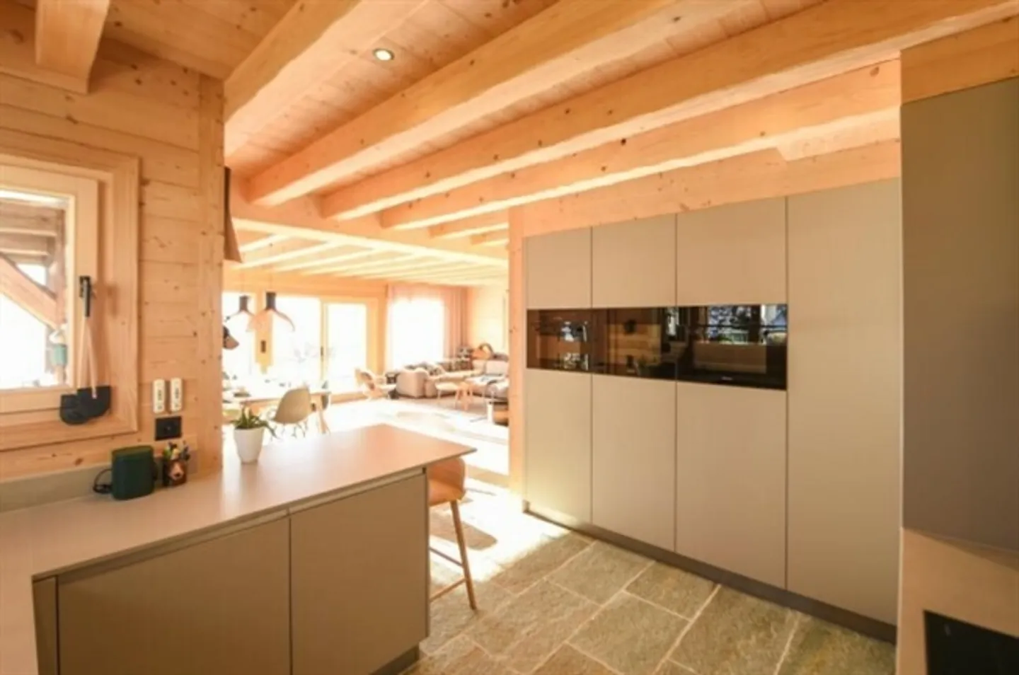 5.5-Room Luxury Chalet in a Serviced Resort - Photo 2 of 5