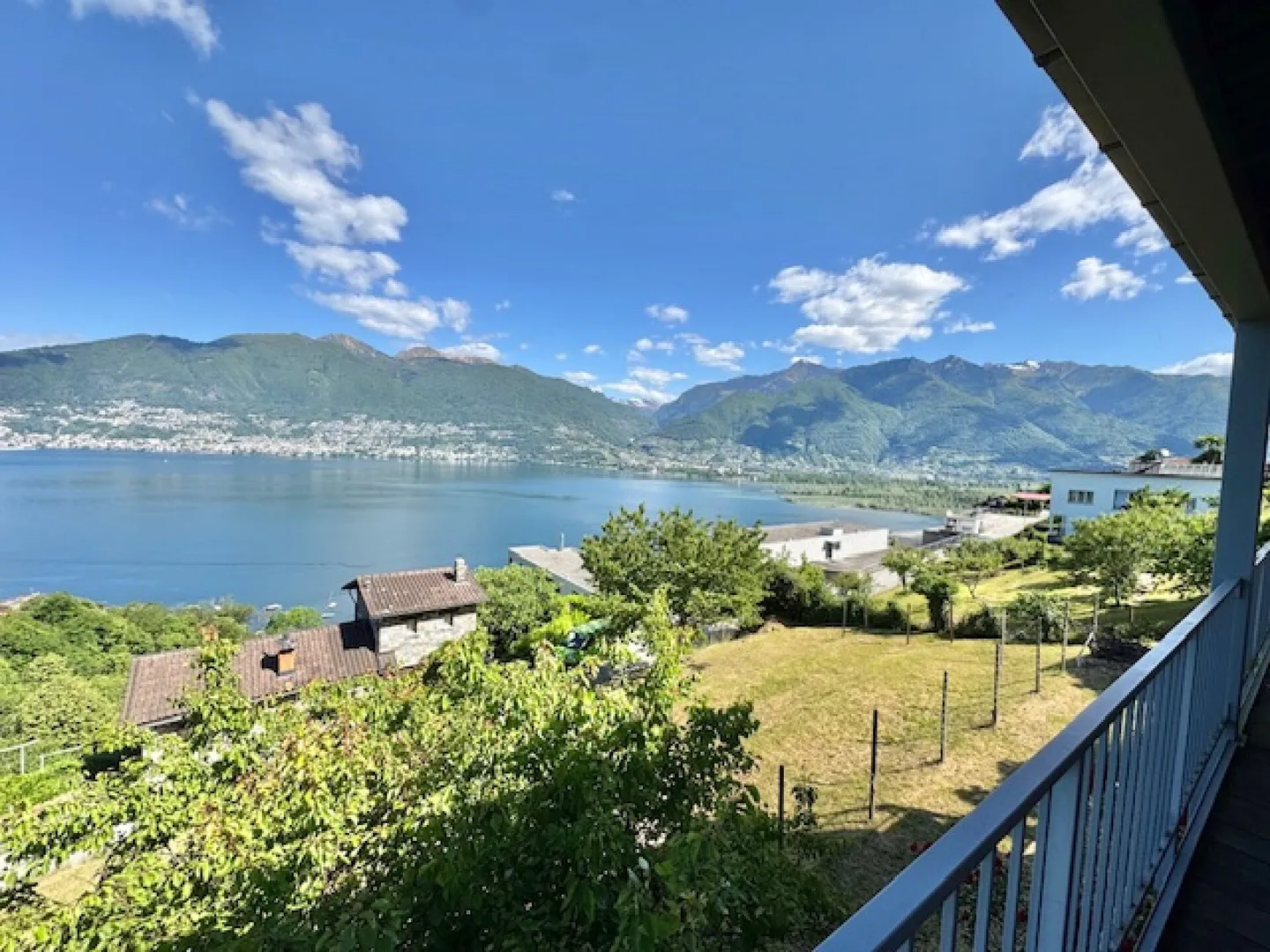 IN VENDITA A VIRA GAMBAROGNO - CASA UNIFAMILIARE CON VISTA LIBERA SUL LAGO MAGGIORE - Foto 19 di 34