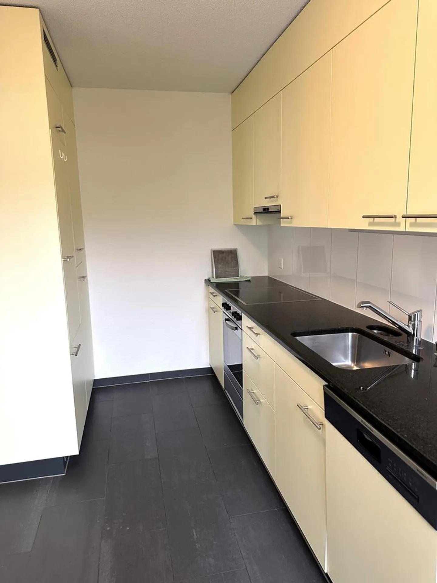 Belle appartement de 3 pièces avec vue - Photo 2 sur 7