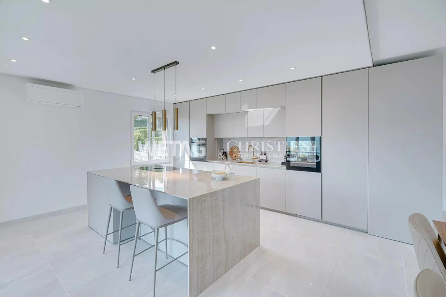 Locarno-Monti: Exklusive Wohnung mit grosszügiger überdachter Terrasse & Panoramablick zu verkaufen - Foto 7 von 13