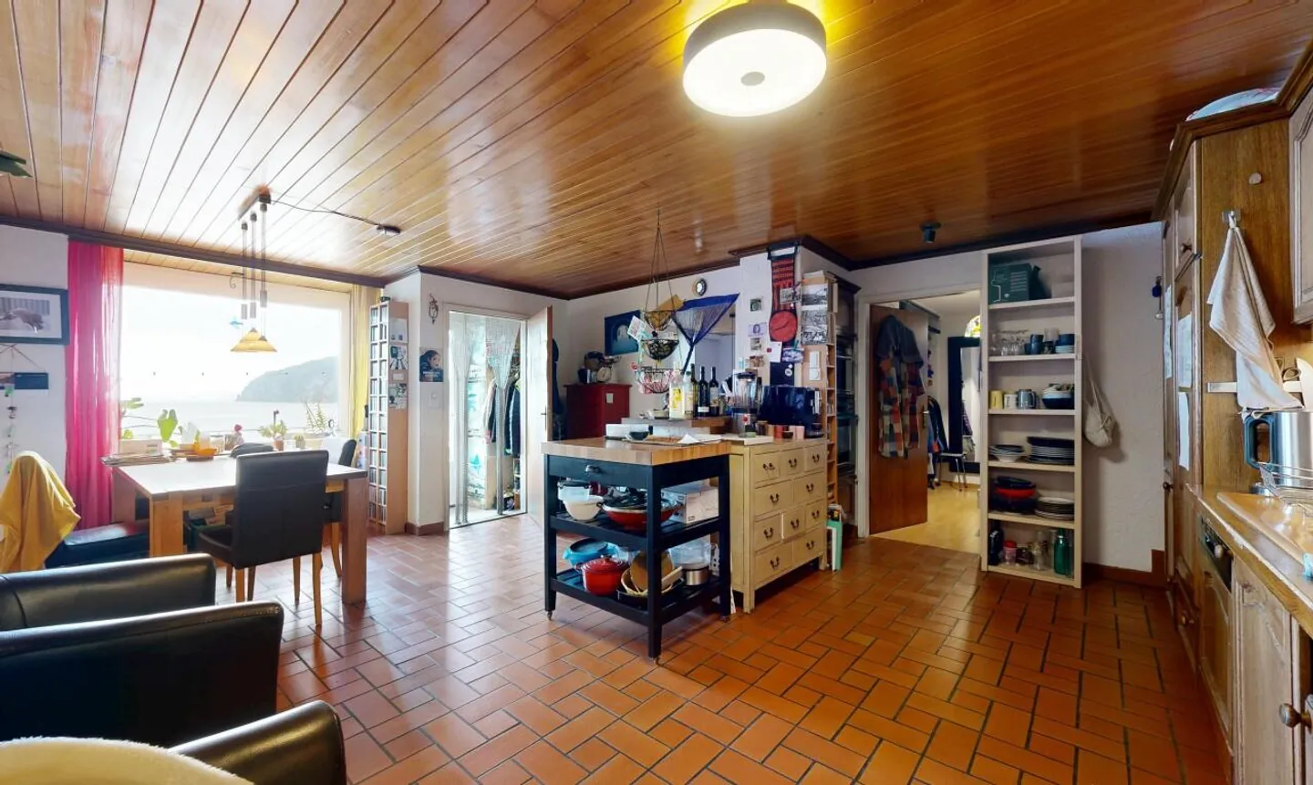 The Bridge: Property on the Quays with Garden and Underground Parking - Photo 4 of 11