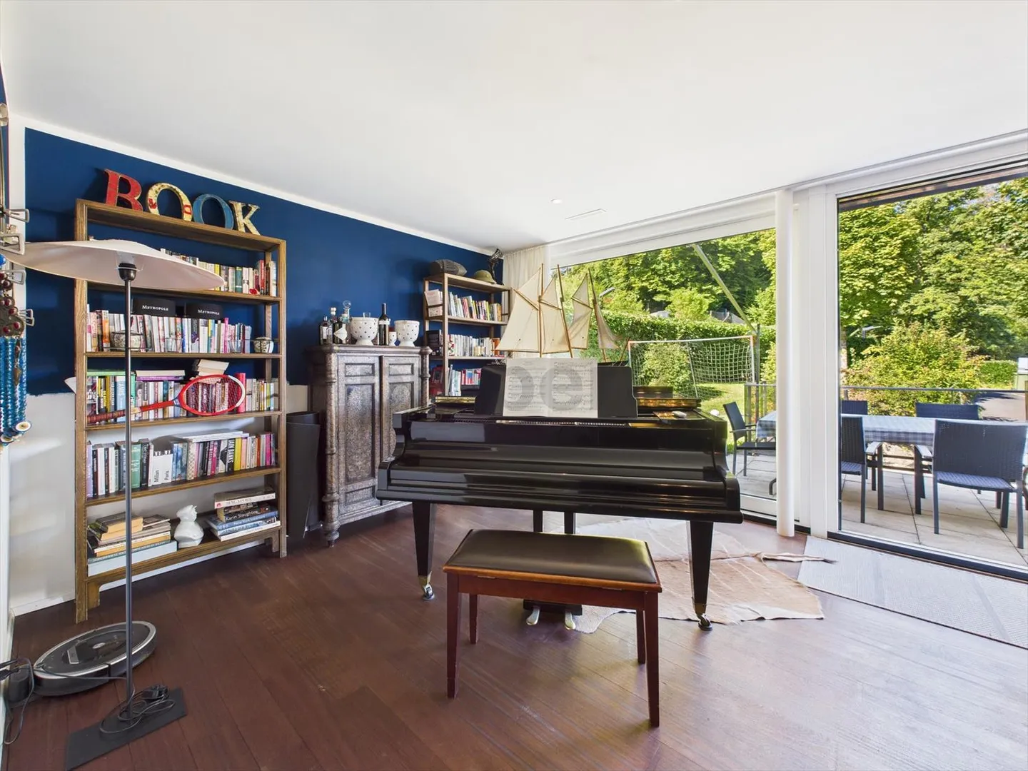 Bellissima casa angolare a Rüschlikon - Foto 4 di 13