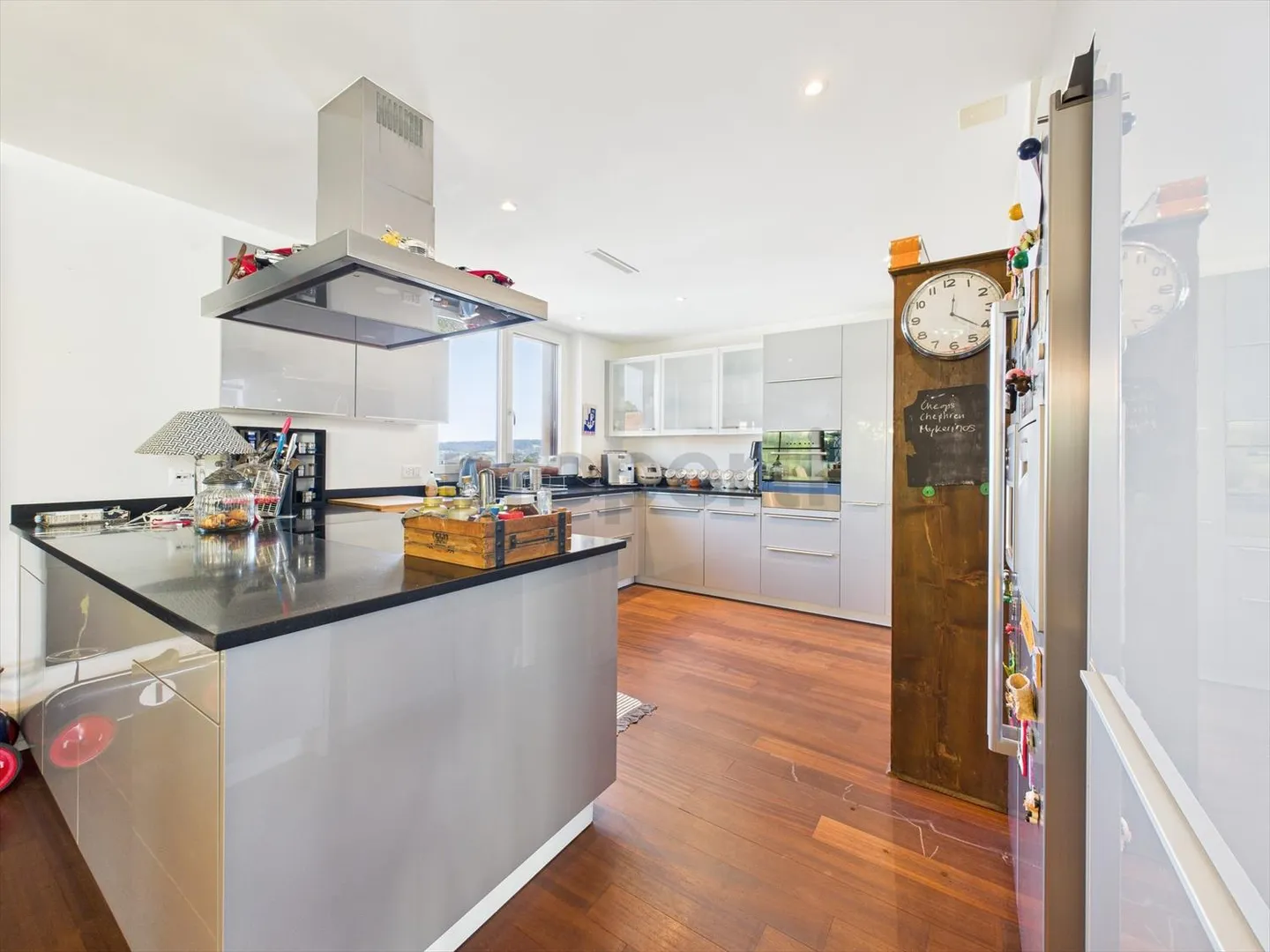 Bellissima casa angolare a Rüschlikon - Foto 6 di 13