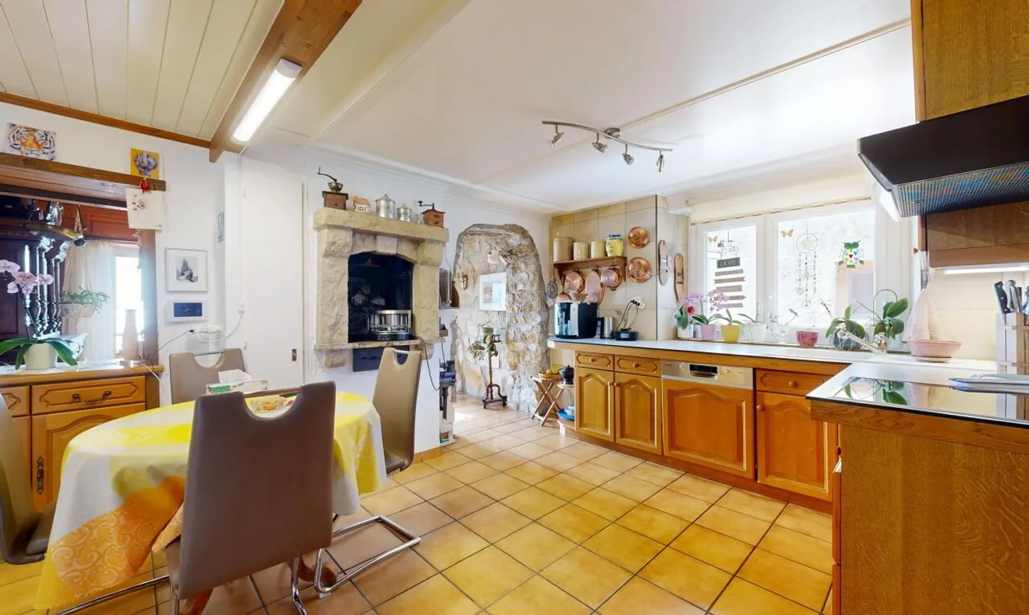 The Bridge: Property on the Quays with Garden and Underground Parking - Photo 8 of 11