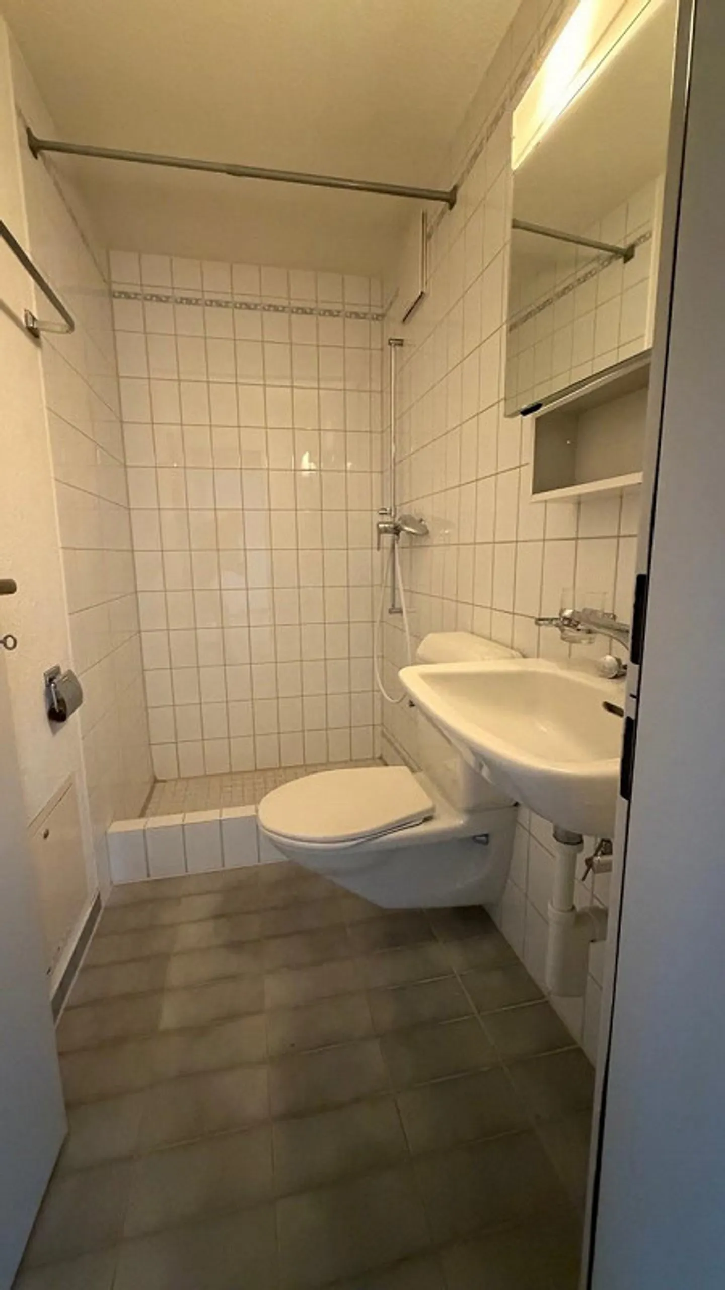 Ottimo appartamento duplex con balcone, nel cuore di Lengnau - Foto 6 di 8