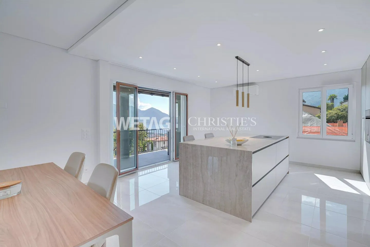 Locarno-Monti: Exklusive Wohnung mit grosszügiger überdachter Terrasse & Panoramablick zu verkaufen - Foto 12 von 13