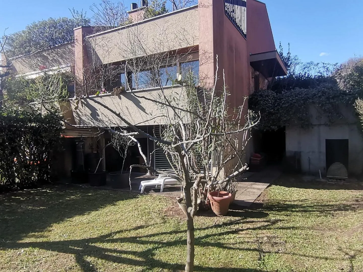 villetta di 6 1/2 locali con giardino - Foto 1 di 16