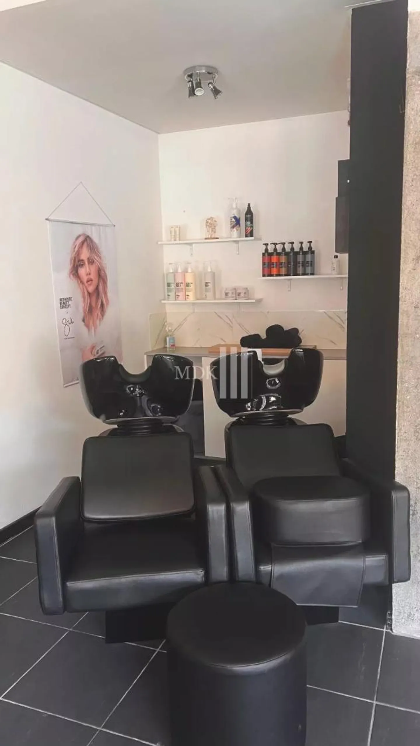 Charmant Salon de Coiffure - Photo 4 sur 5