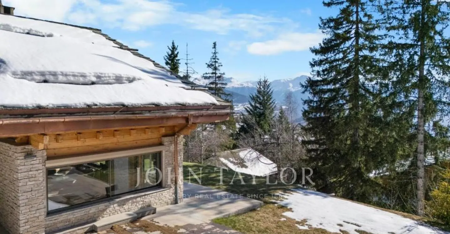 Chalet familial avec piscine intérieure - Photo 2 sur 13