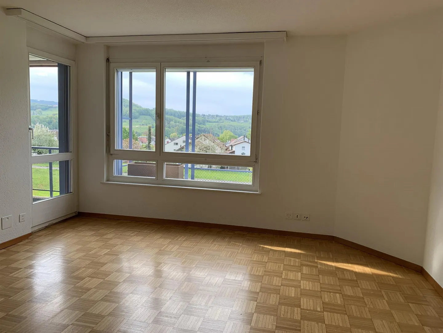 Appartement 3,5 pièces avec coin salon dans un endroit calme avec une belle vue sur la verdure - Photo 6 sur 10