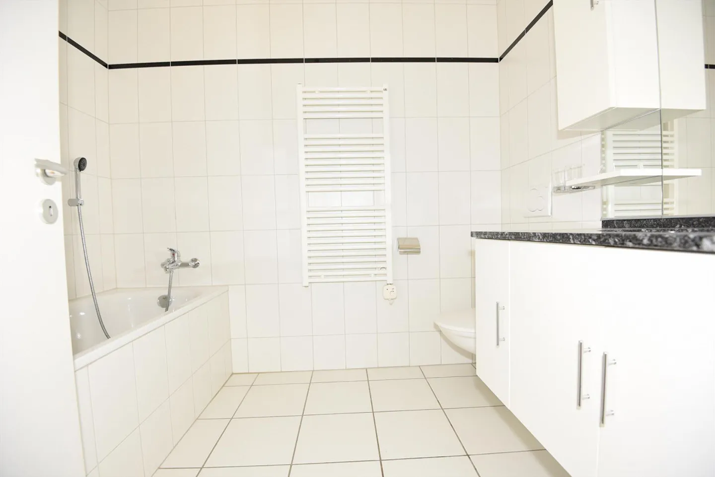 Ruhe an den Toren der Stadt - Foto 6 von 9