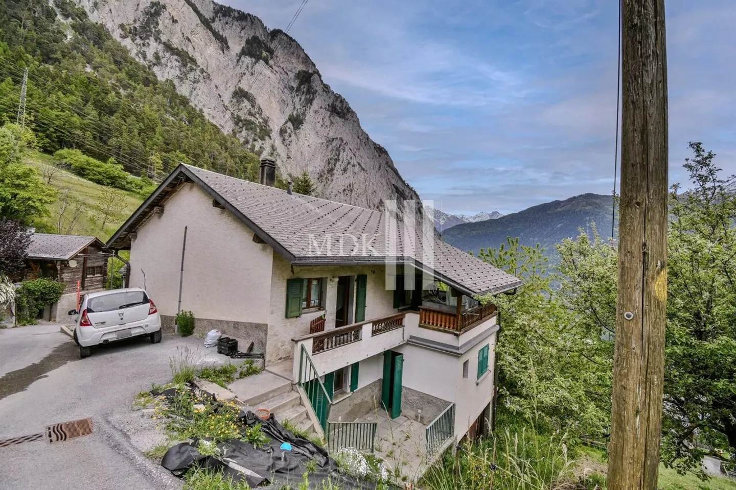 Maison de village de deux logements + parcelle à bâtir - Photo 1 sur 13