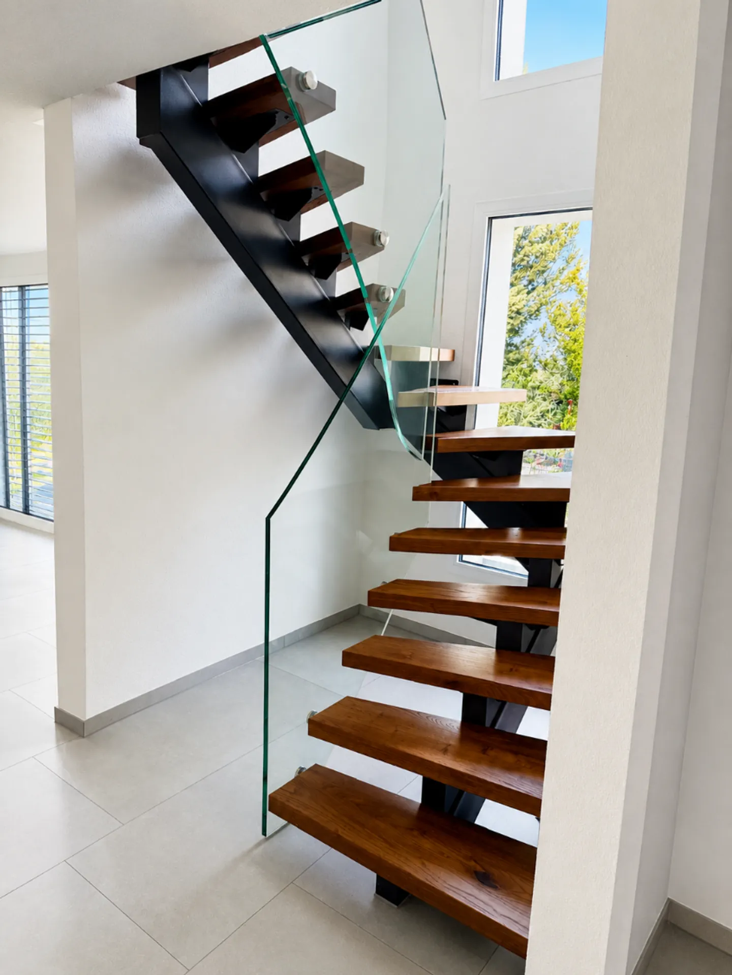 4.5-room villa with garden and terrace - Available from 01.09.2026 - Photo 2 of 2