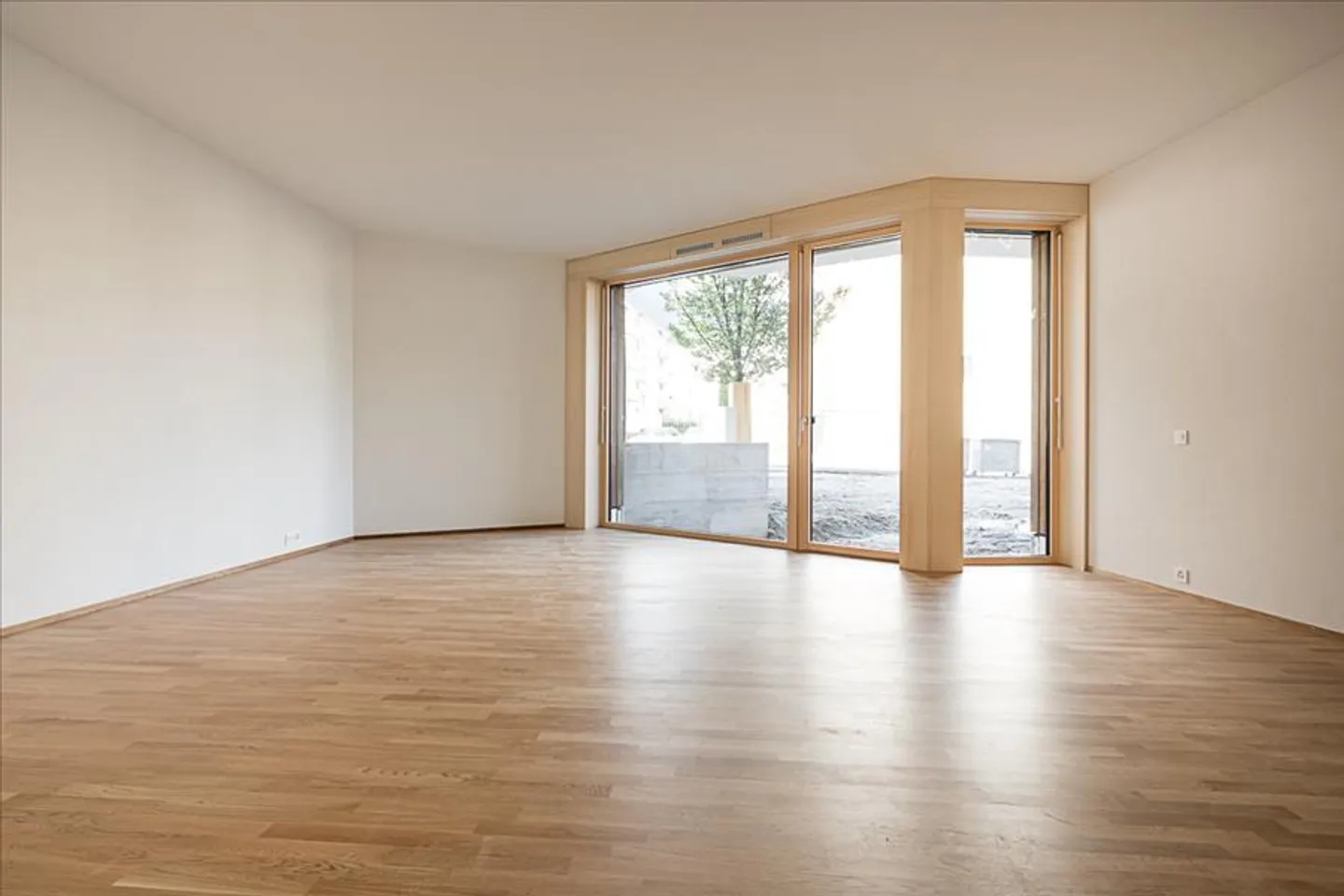 Rent without deposit - Tschent Wohna - urban with plenty of green space - Photo 3 of 11