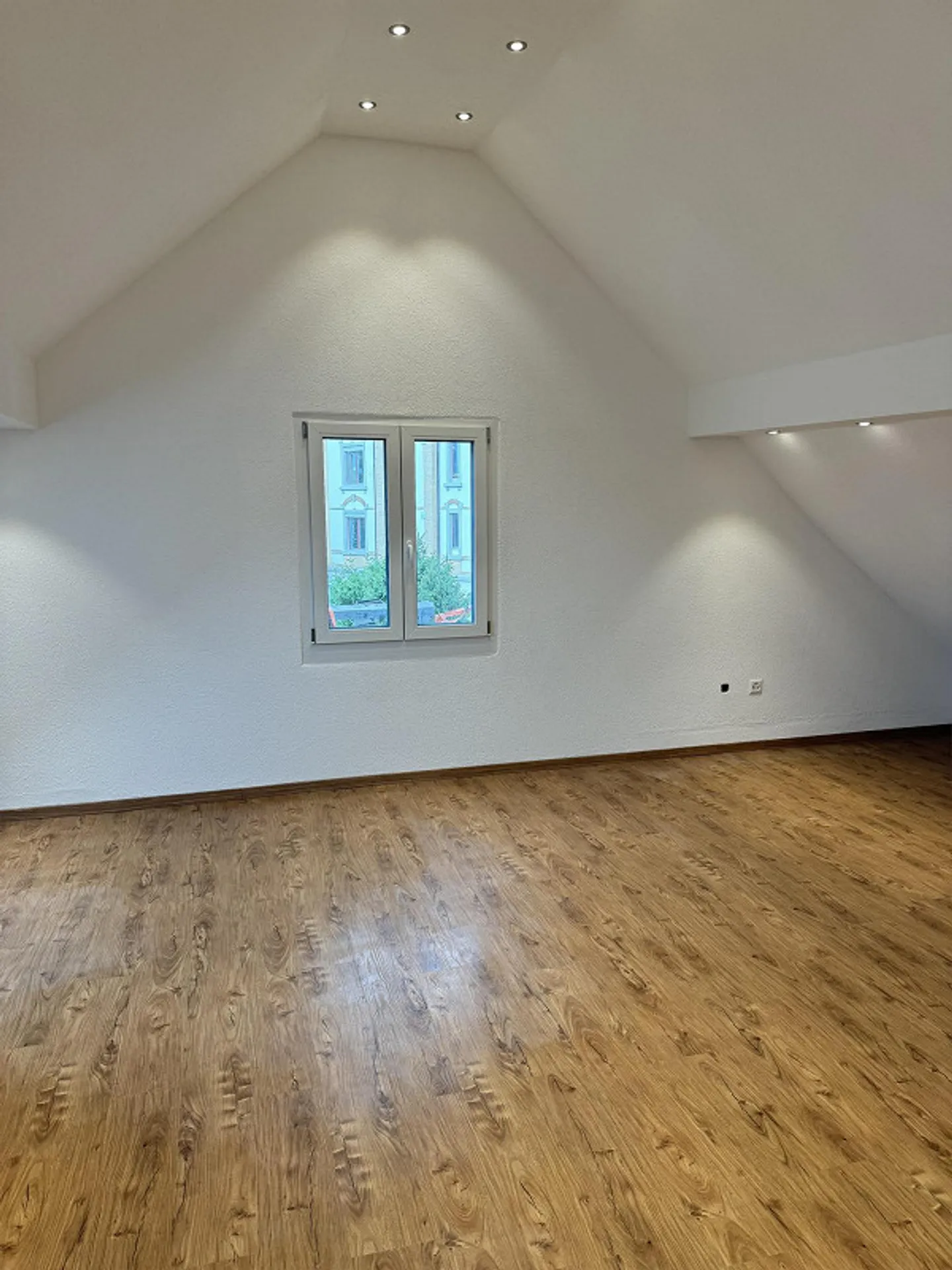 Appartamento mansardato di nuova costruzione - Foto 10 di 13